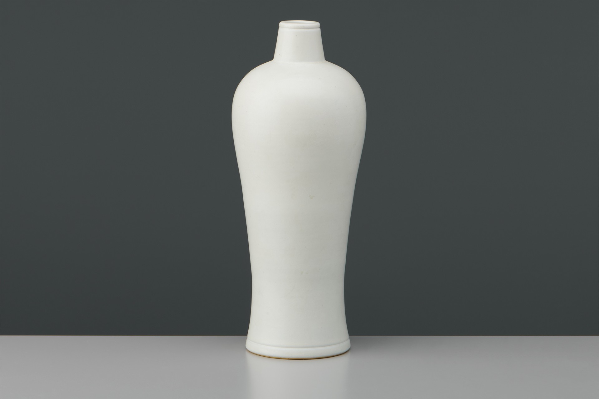 Three Vases image 4