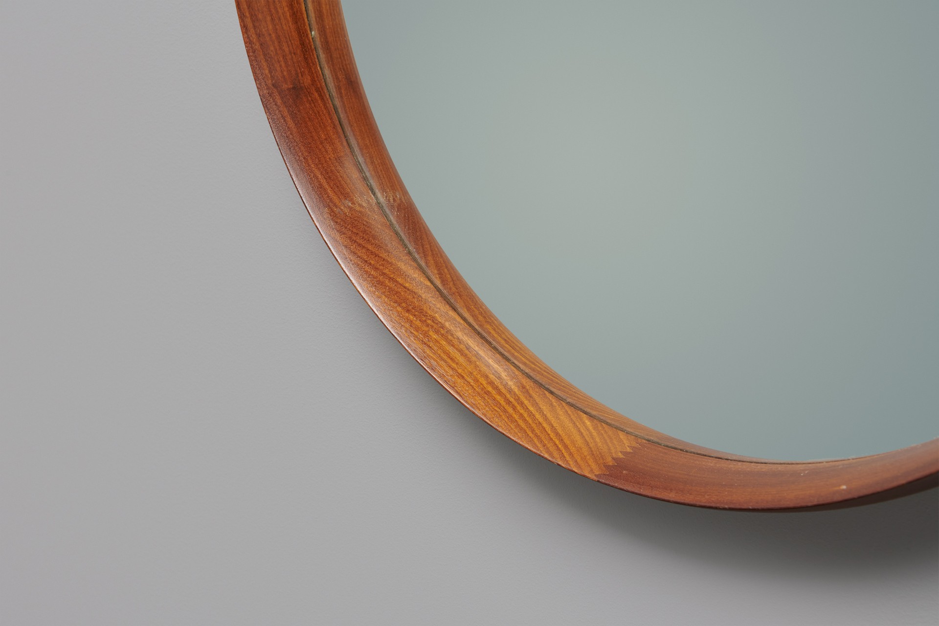 Mirror image 4