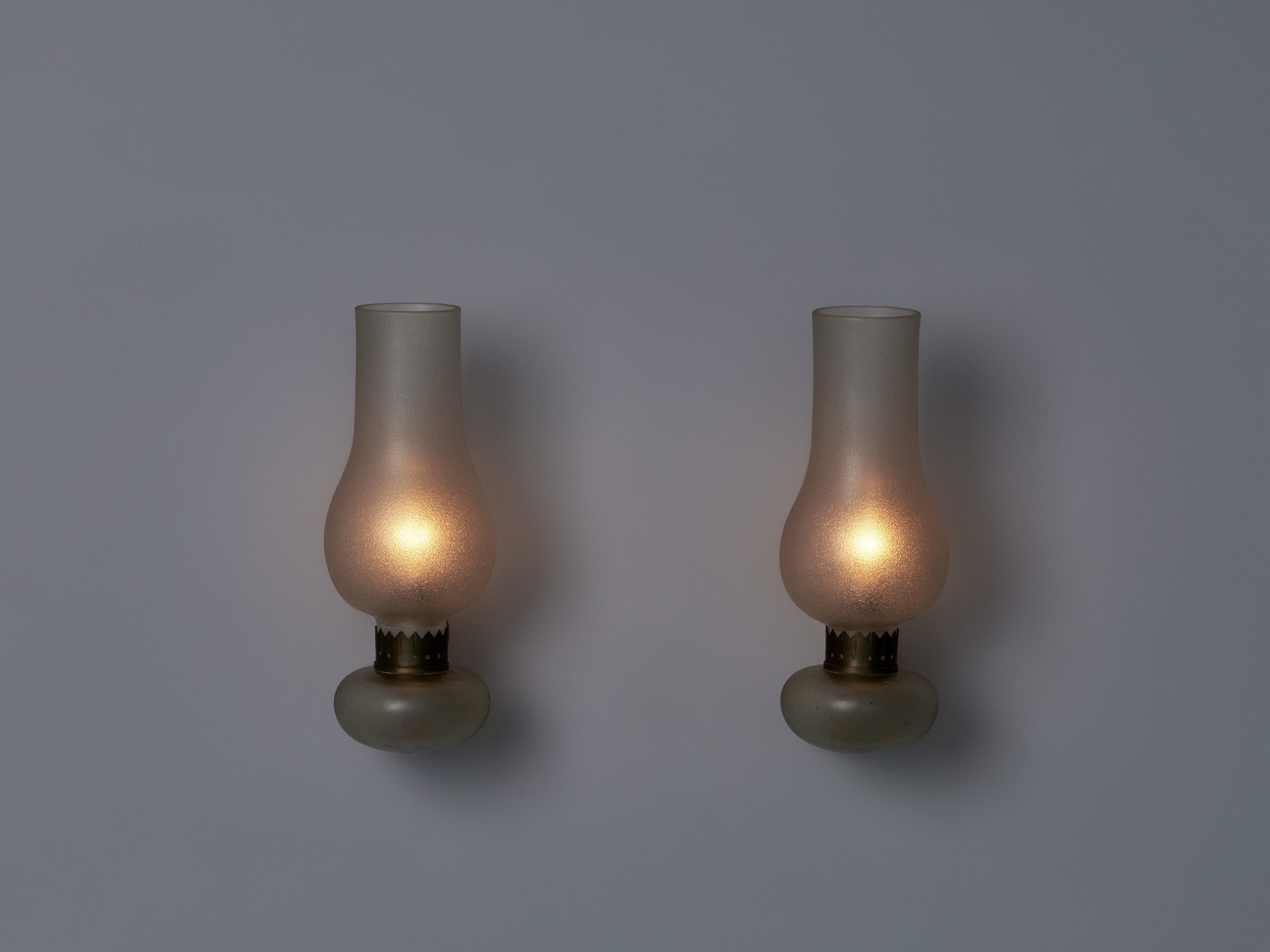 Pair of Wall Lamps image 4