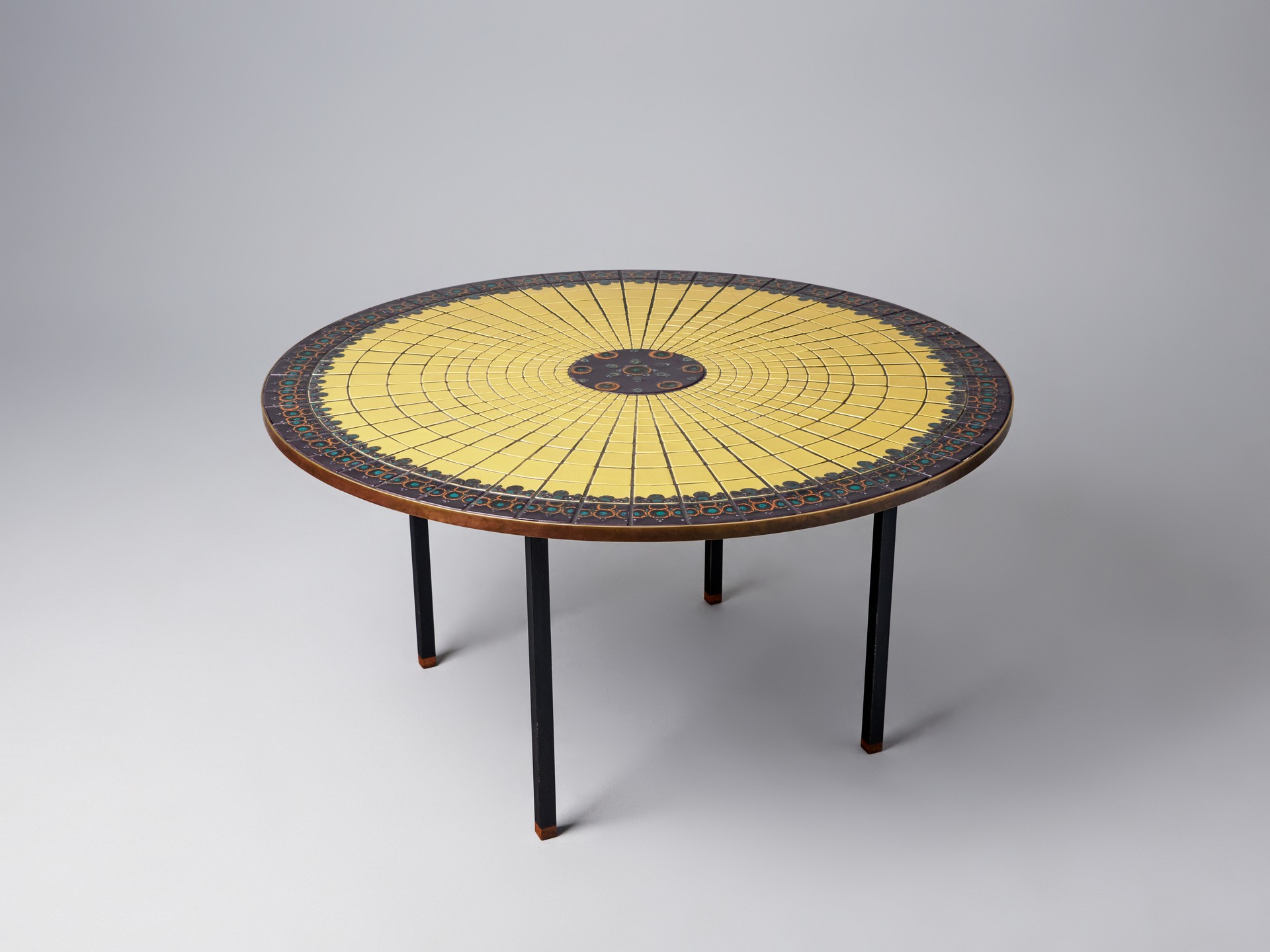Dining / Center Table
