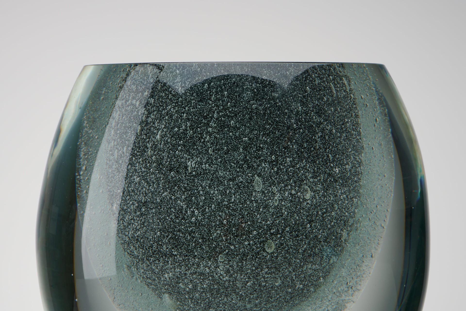 'Claritas' Vase image 3