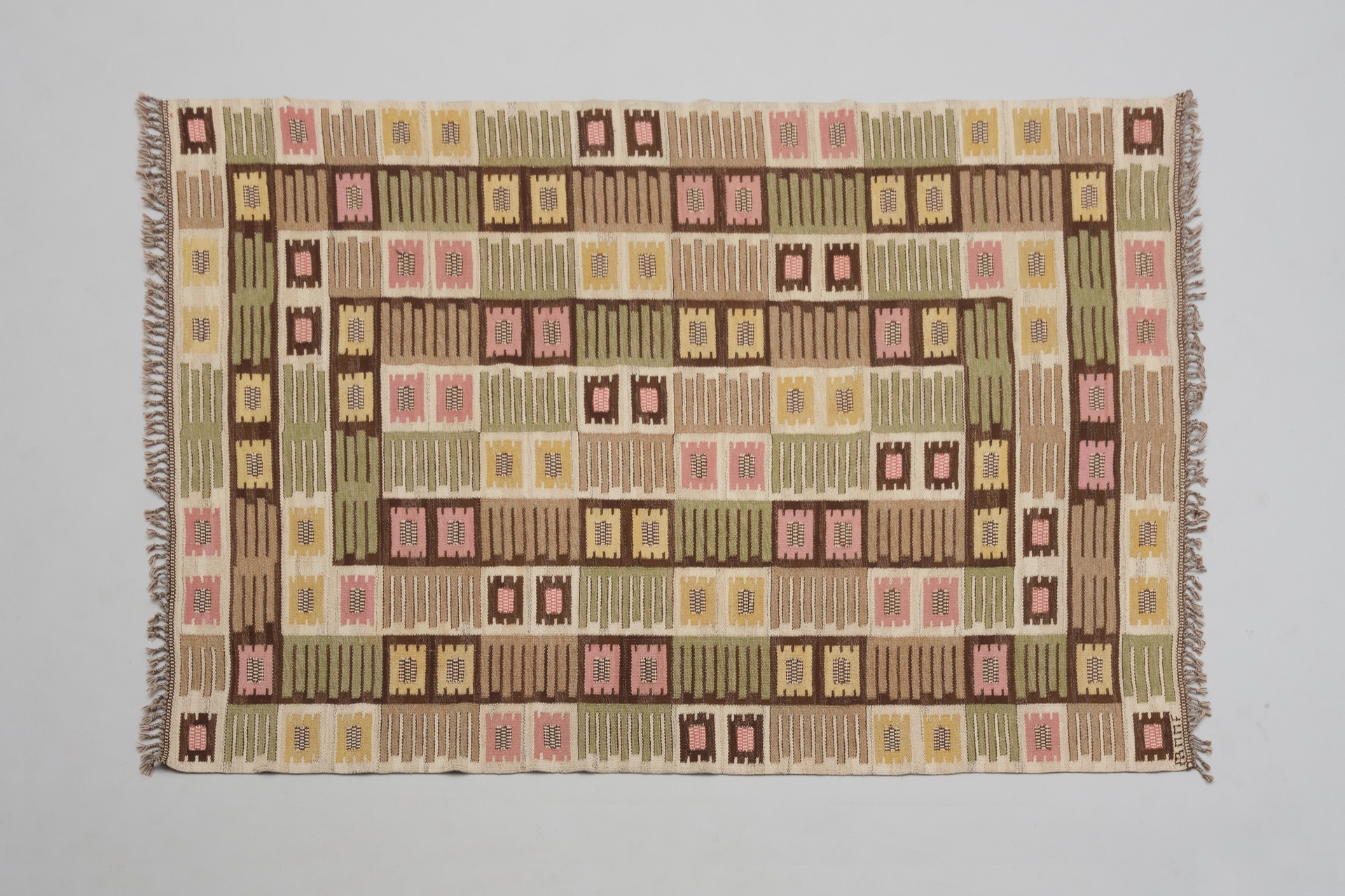 "Nyponblomman" Carpet