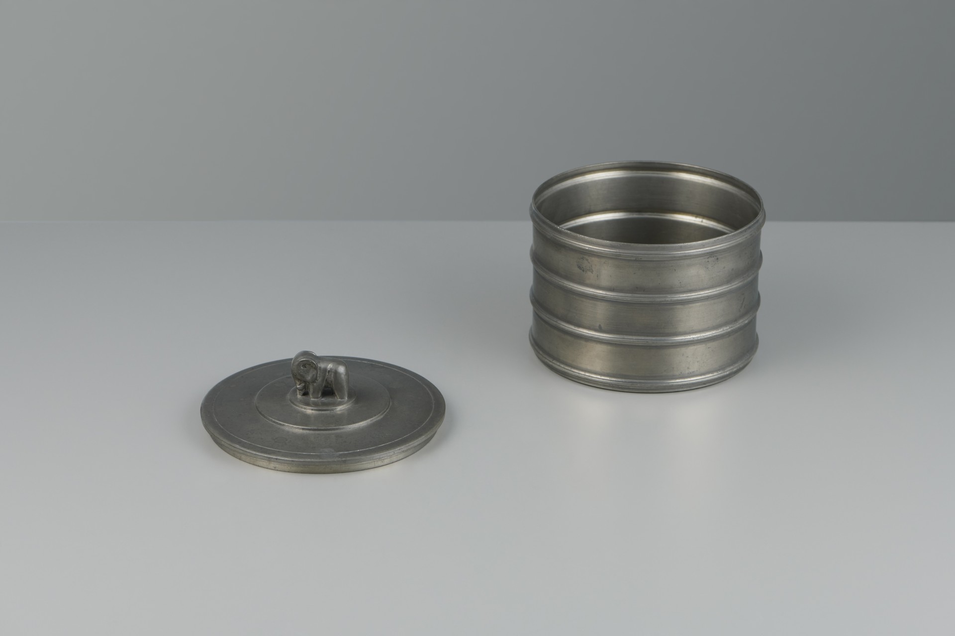 Vessel with Cover image 2