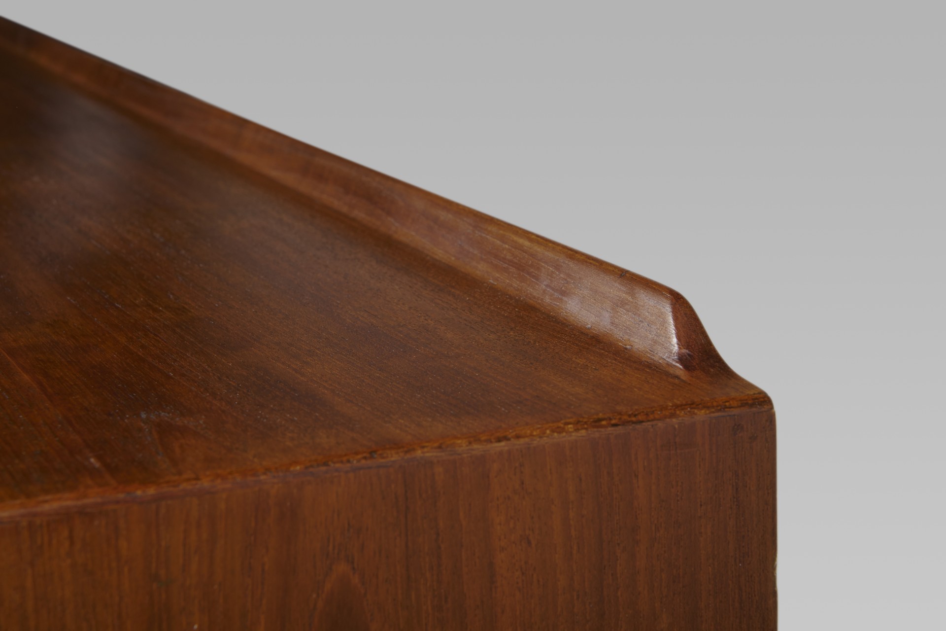 Sideboard image 9