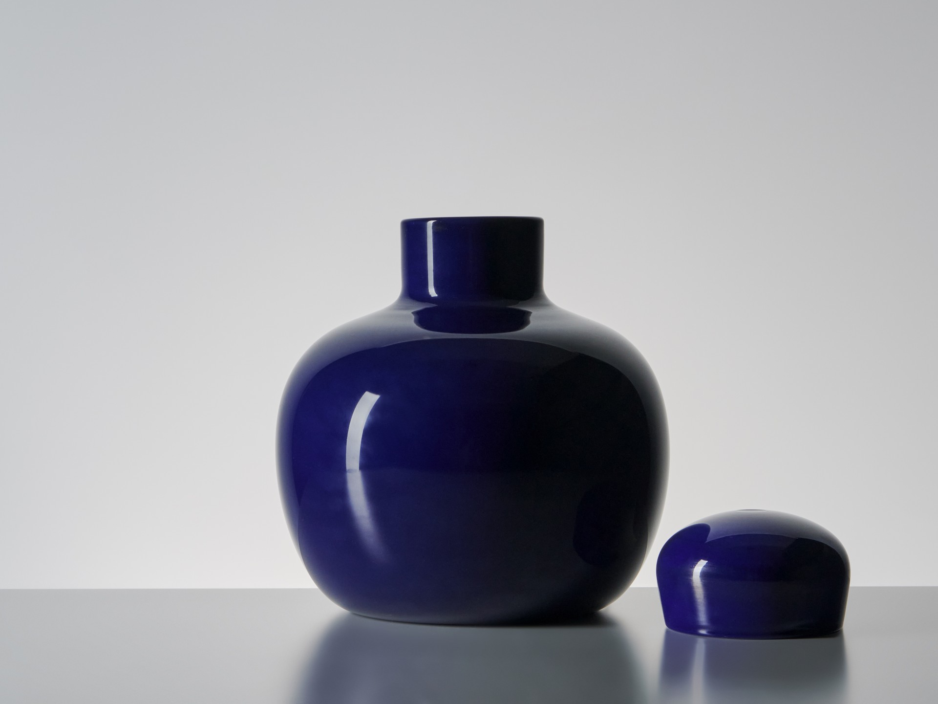 'Cinesi' Vase image 2