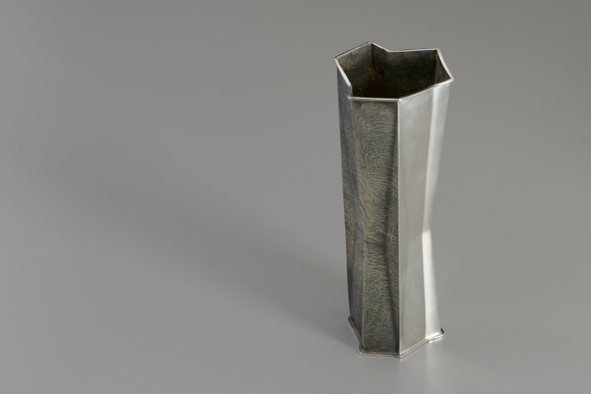Vase image 4