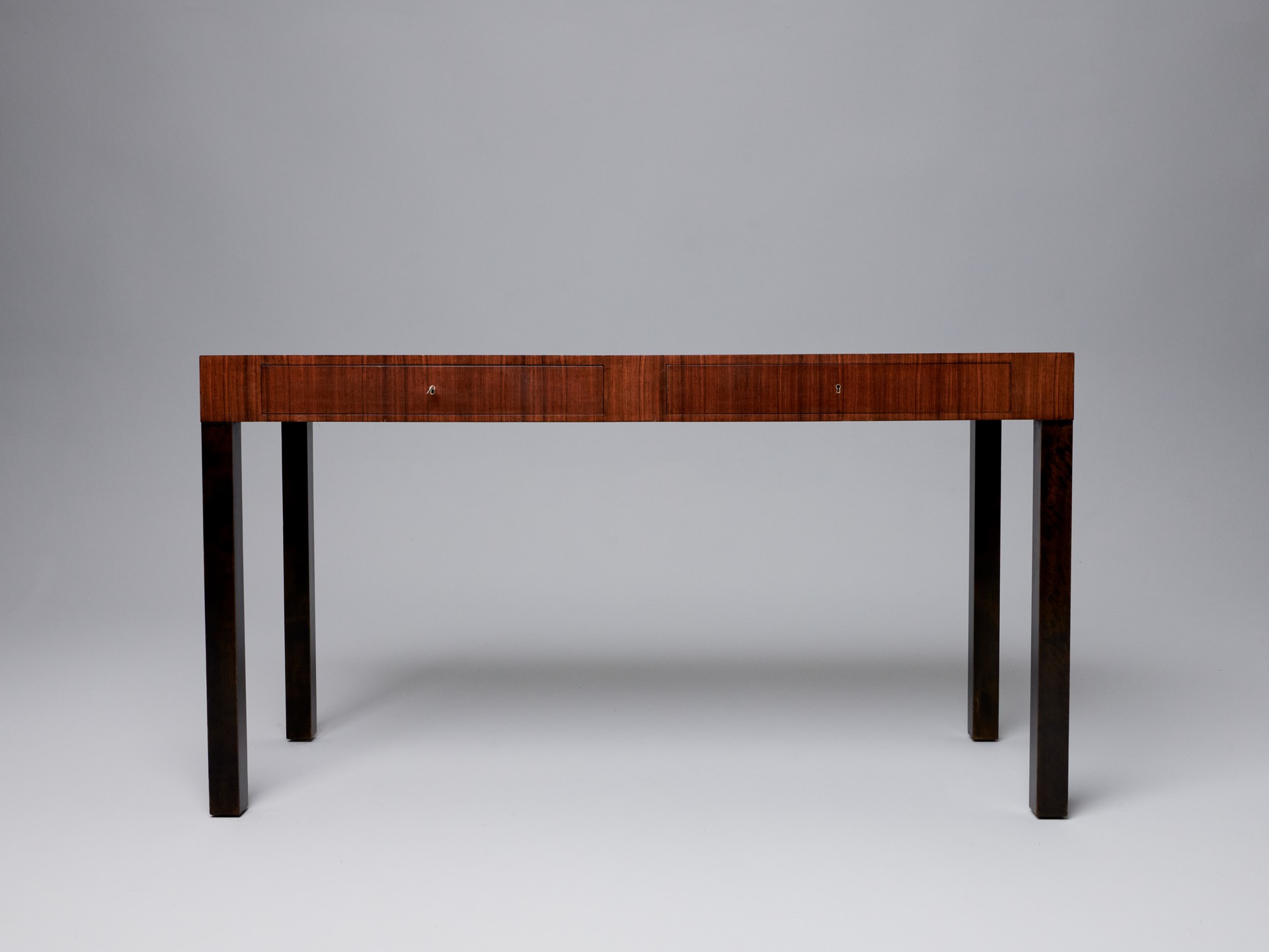 'Record' Desk / Console image 3