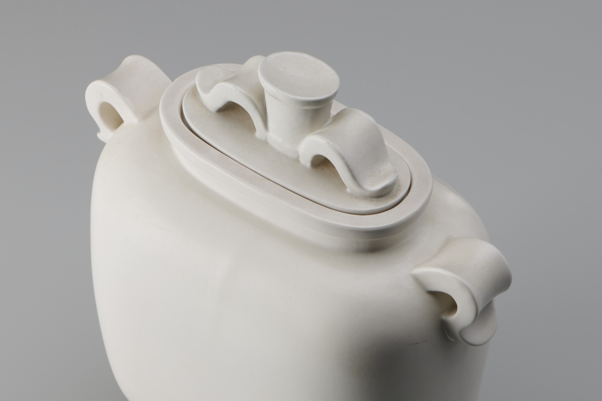 "Carrara" Urn image 3