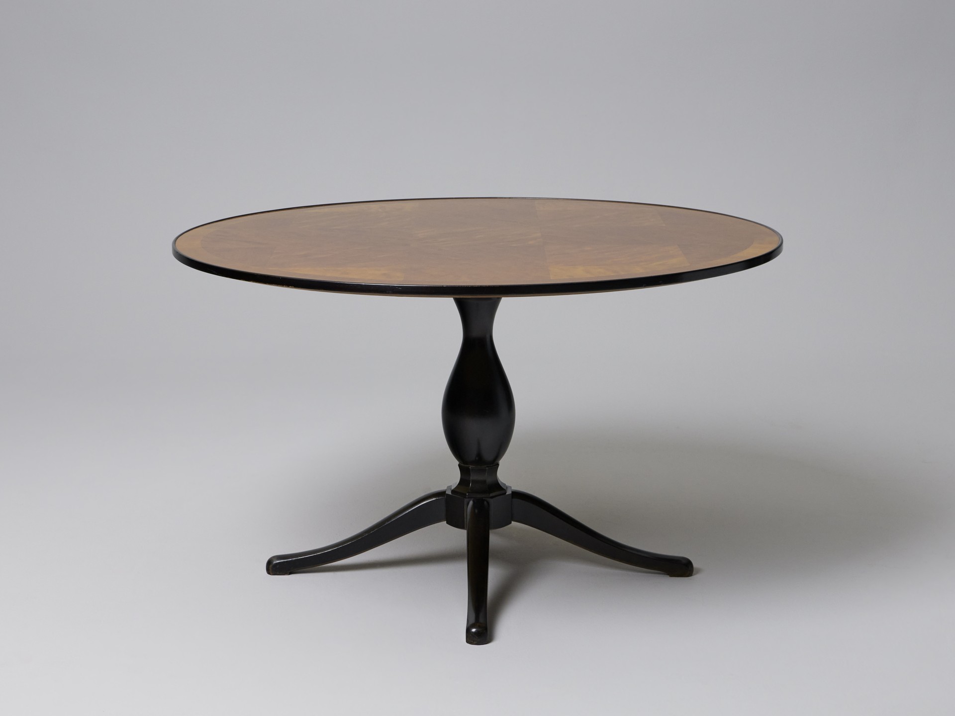 'Haga' Table image 2