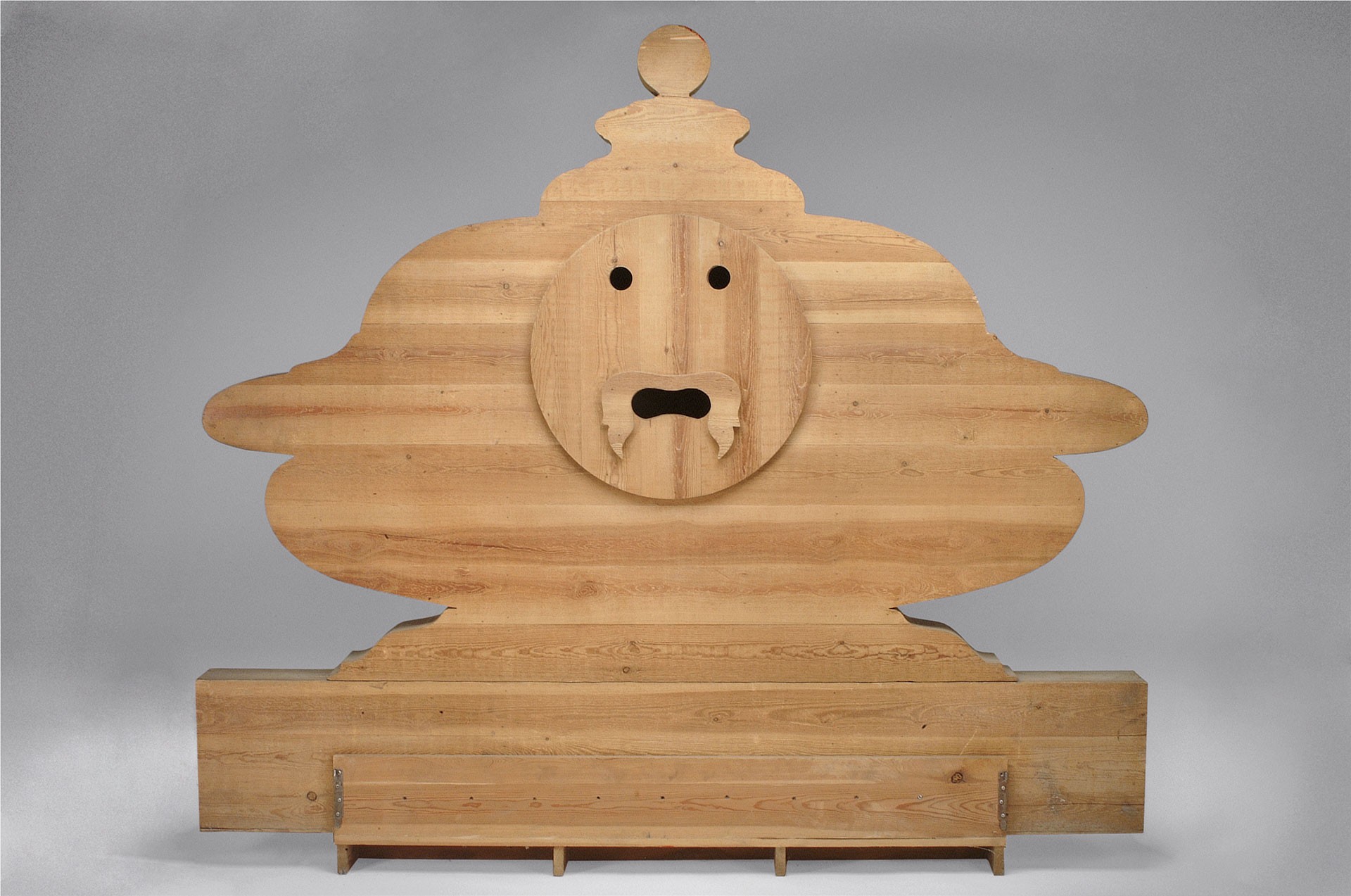 'La Bocca della Verita' Bed image 2
