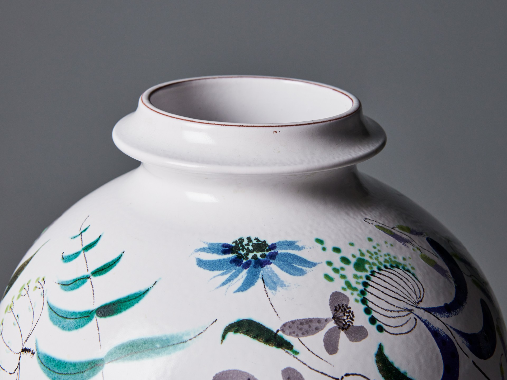 Vase image 4