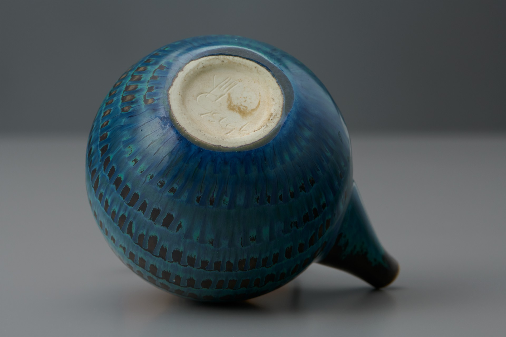 Two Teapots image 9