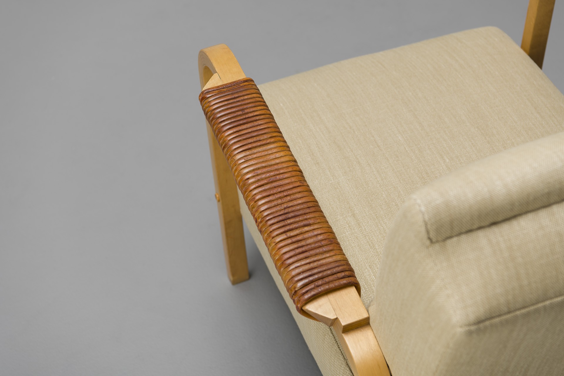 Pair of Armchairs Model no. 48 image 7
