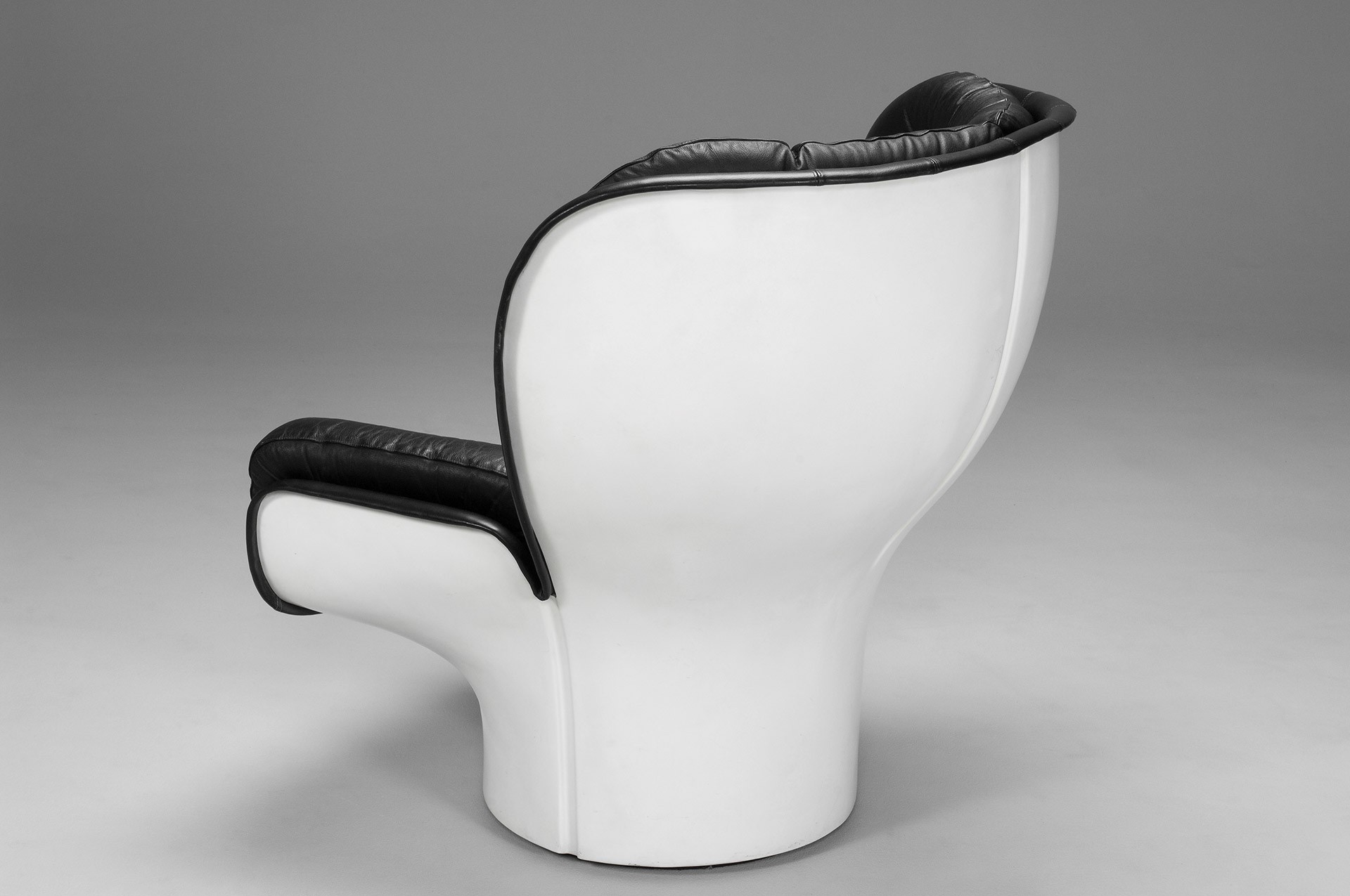 'Elda' Armchair image 3