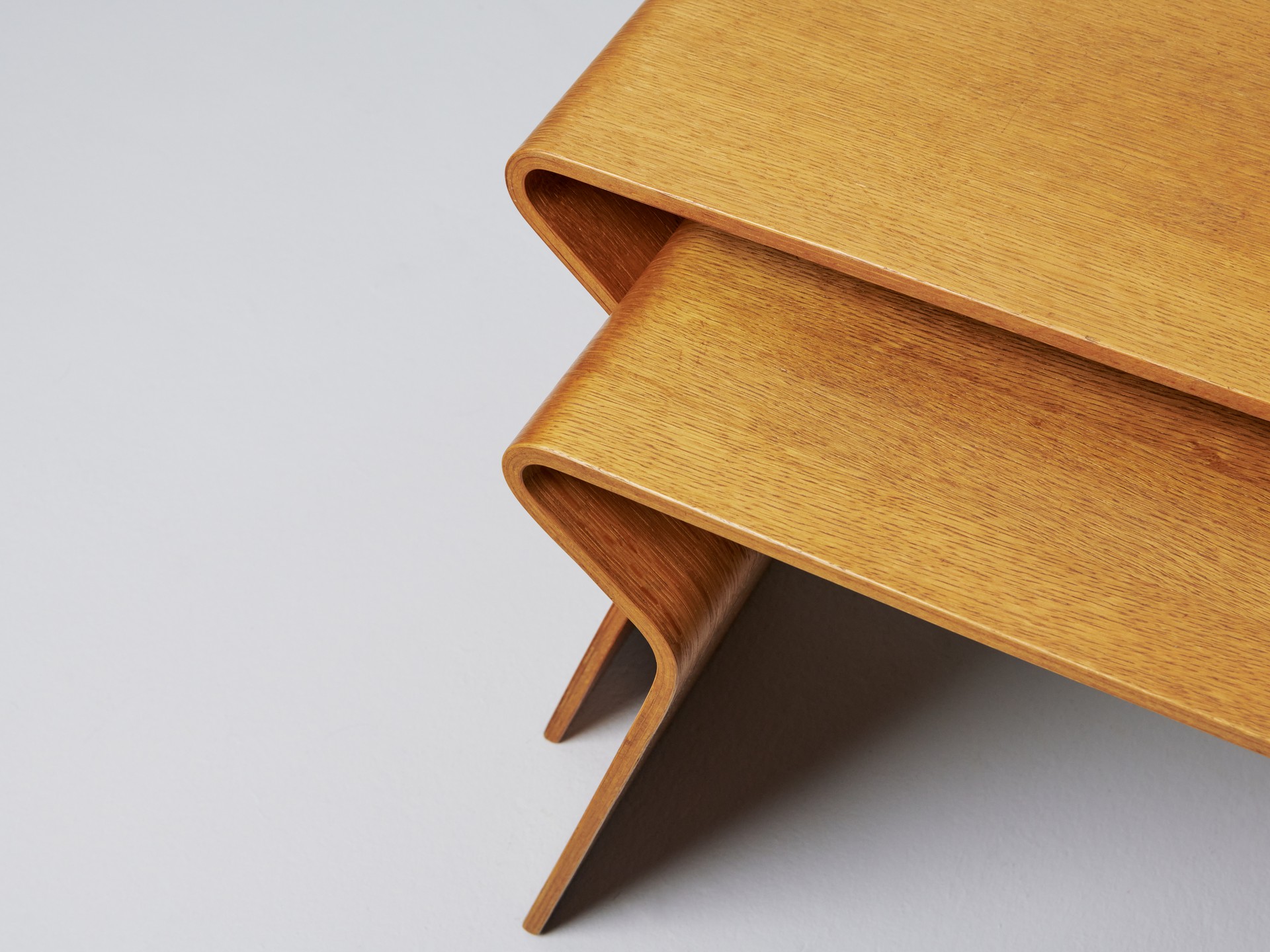Set of Two Nesting Tables image 5