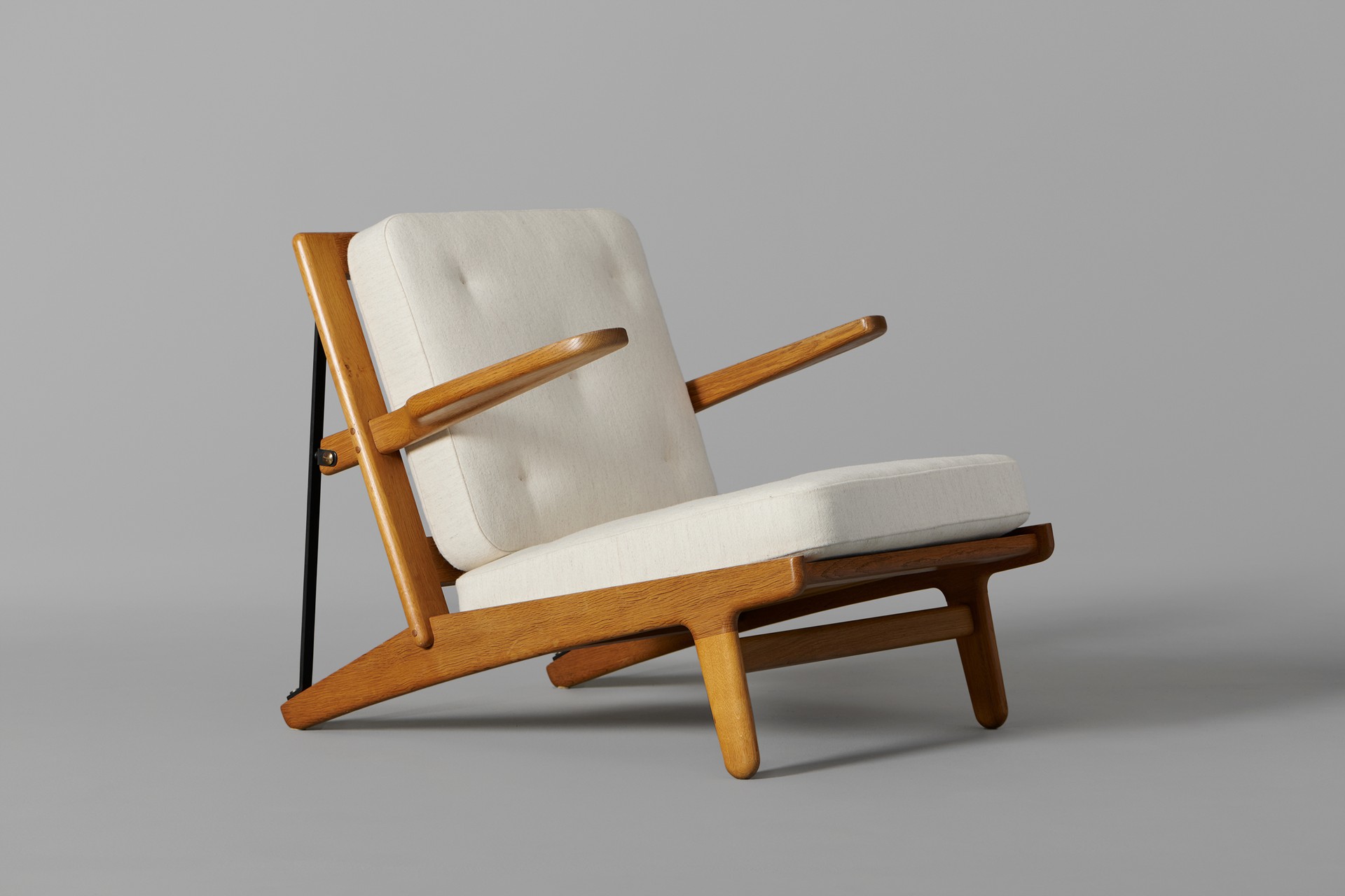 Pair of Lounge Chairs, Model no. AG 240 image 2