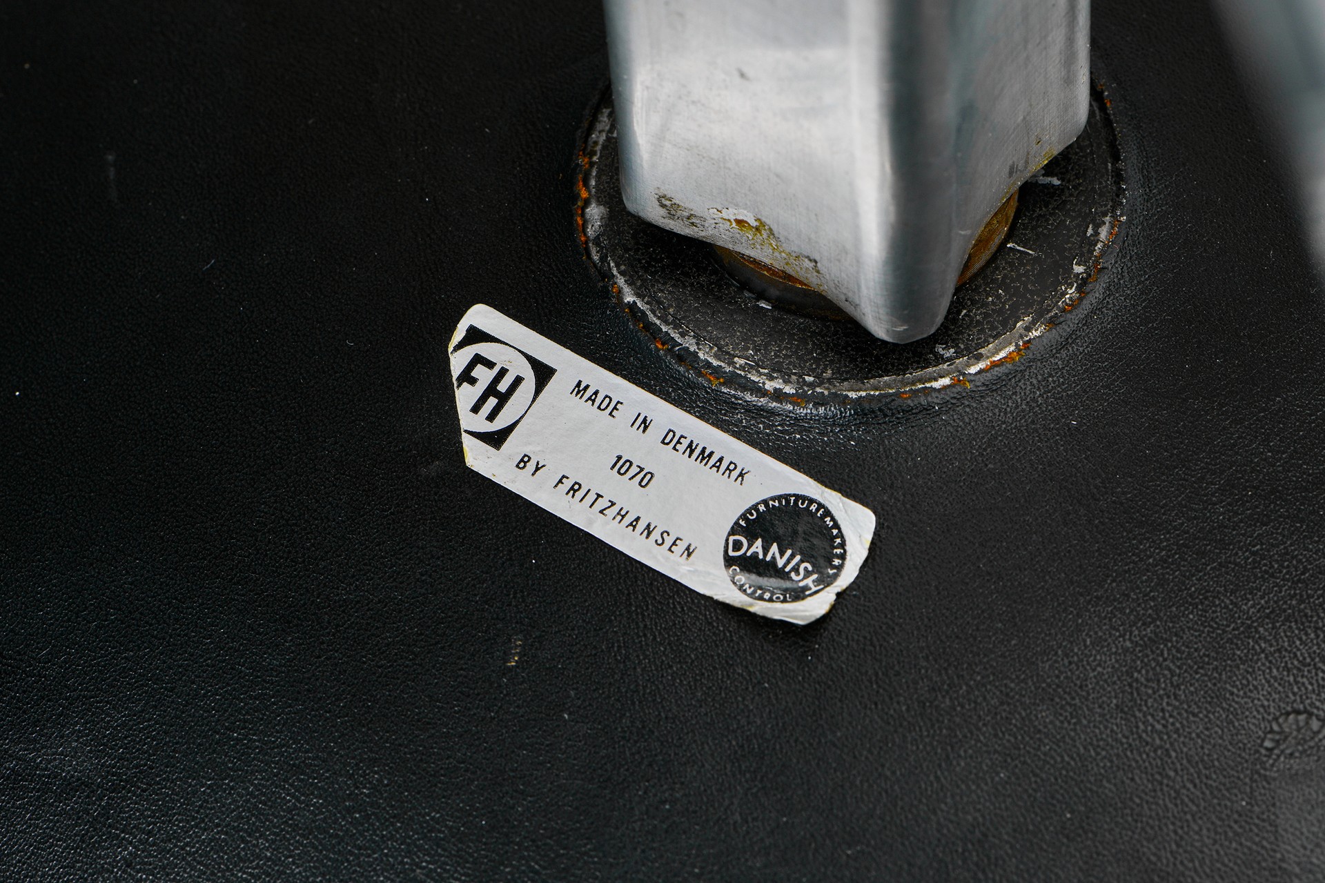 'Egg' Chair image 6