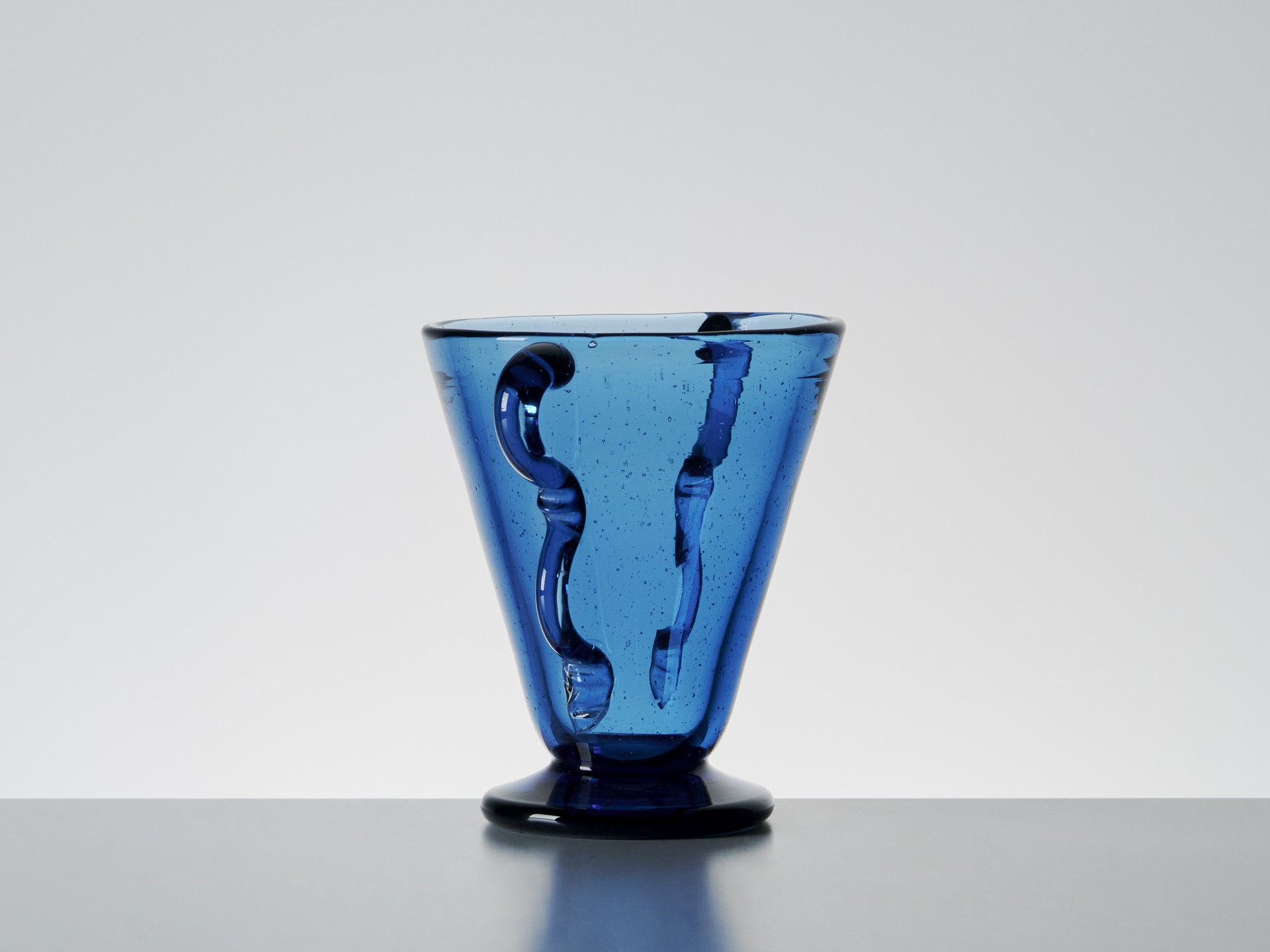 Vase image 3
