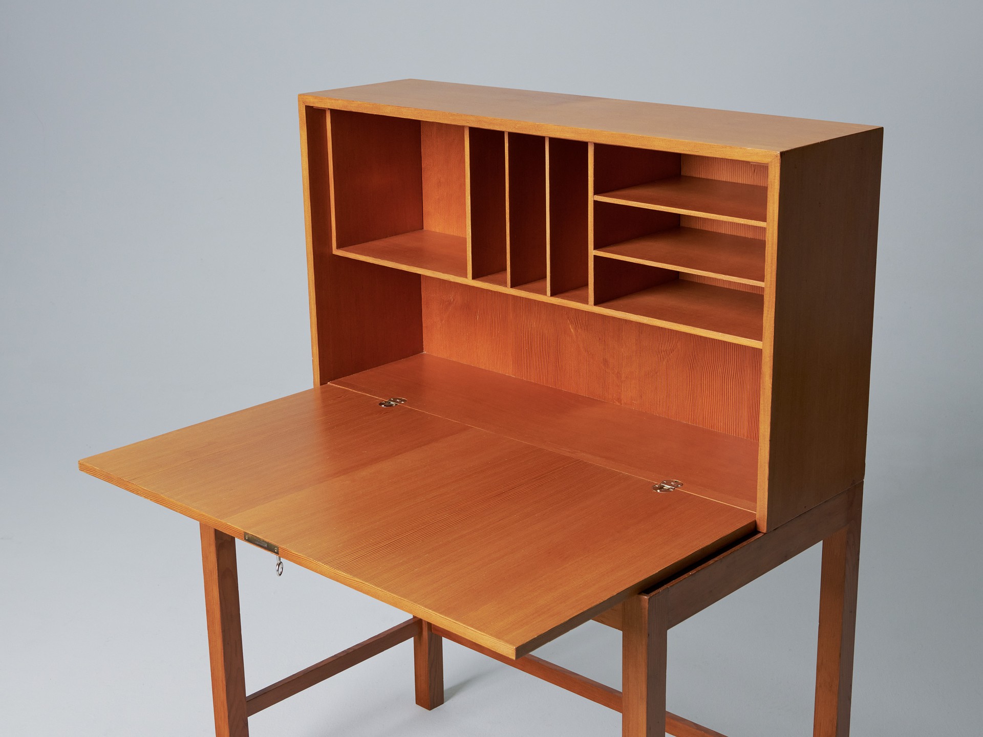 Bureau image 7