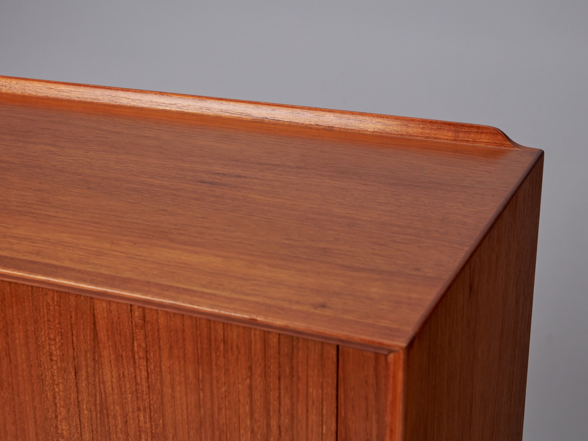 Sideboard image 6