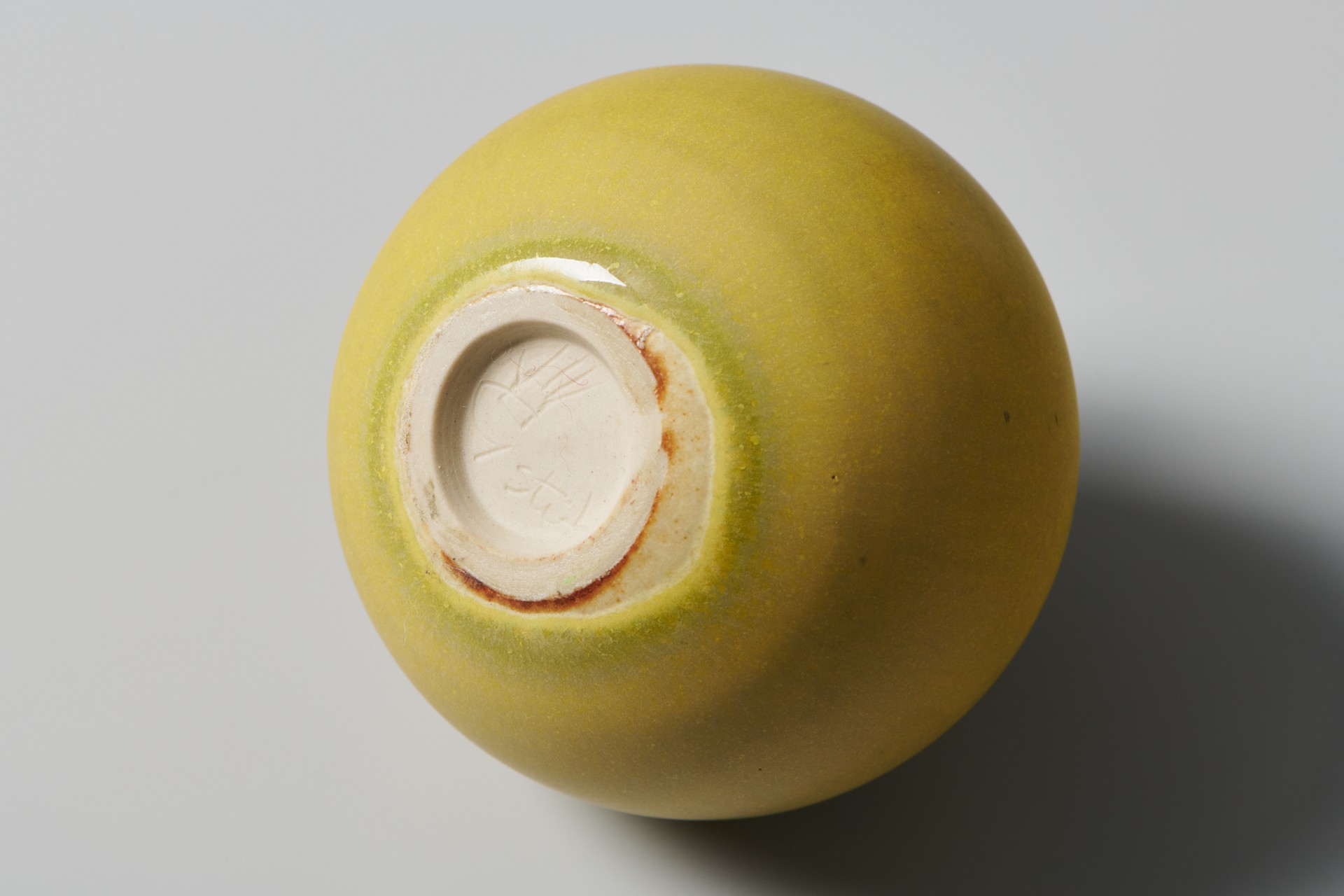 Apple Vase image 5
