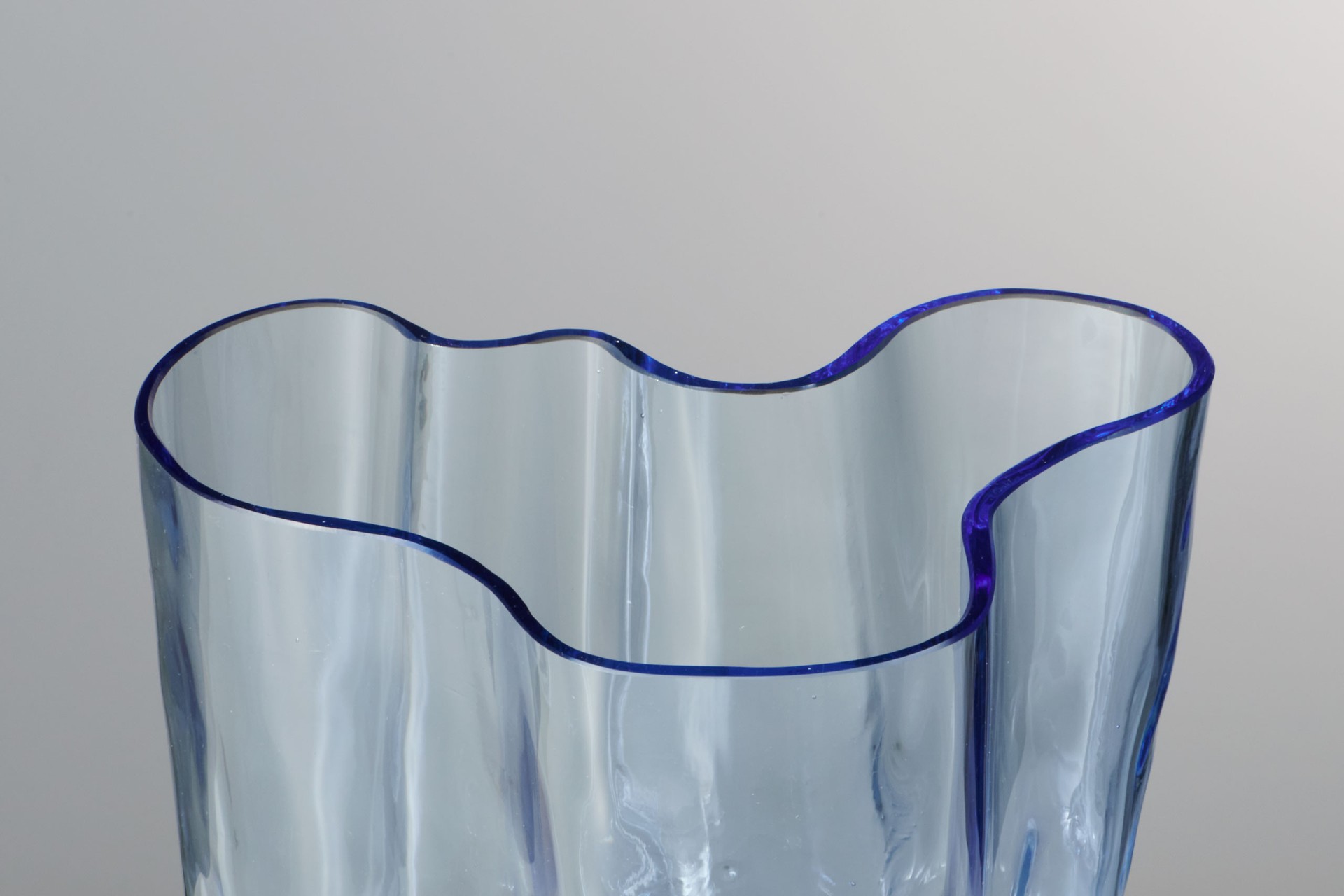 'Savoy' Vase image 4