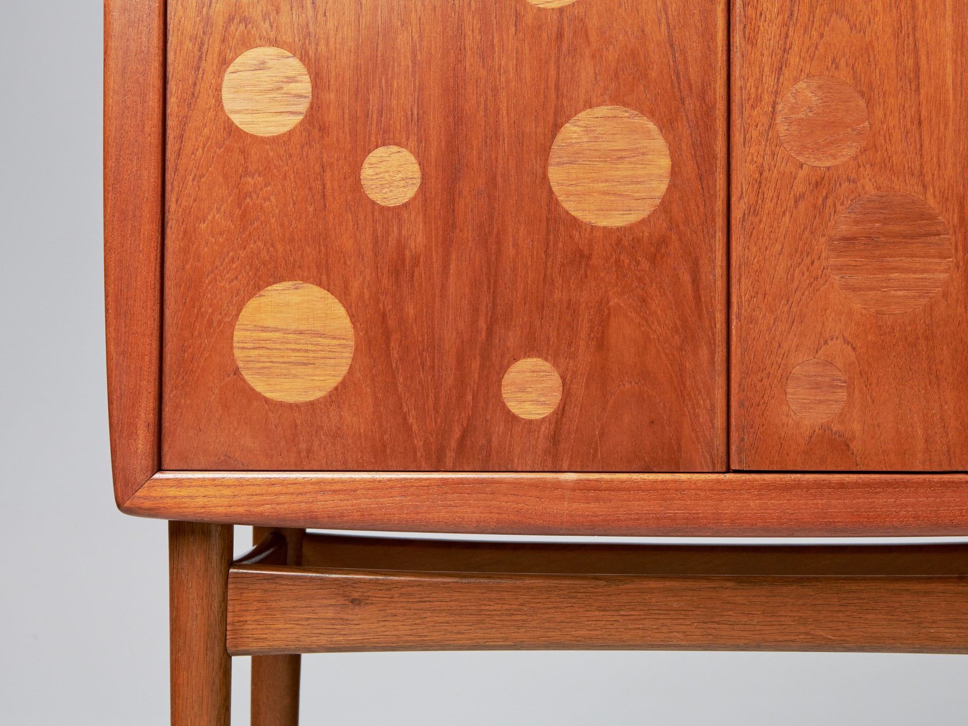 Bar Cabinet image 10
