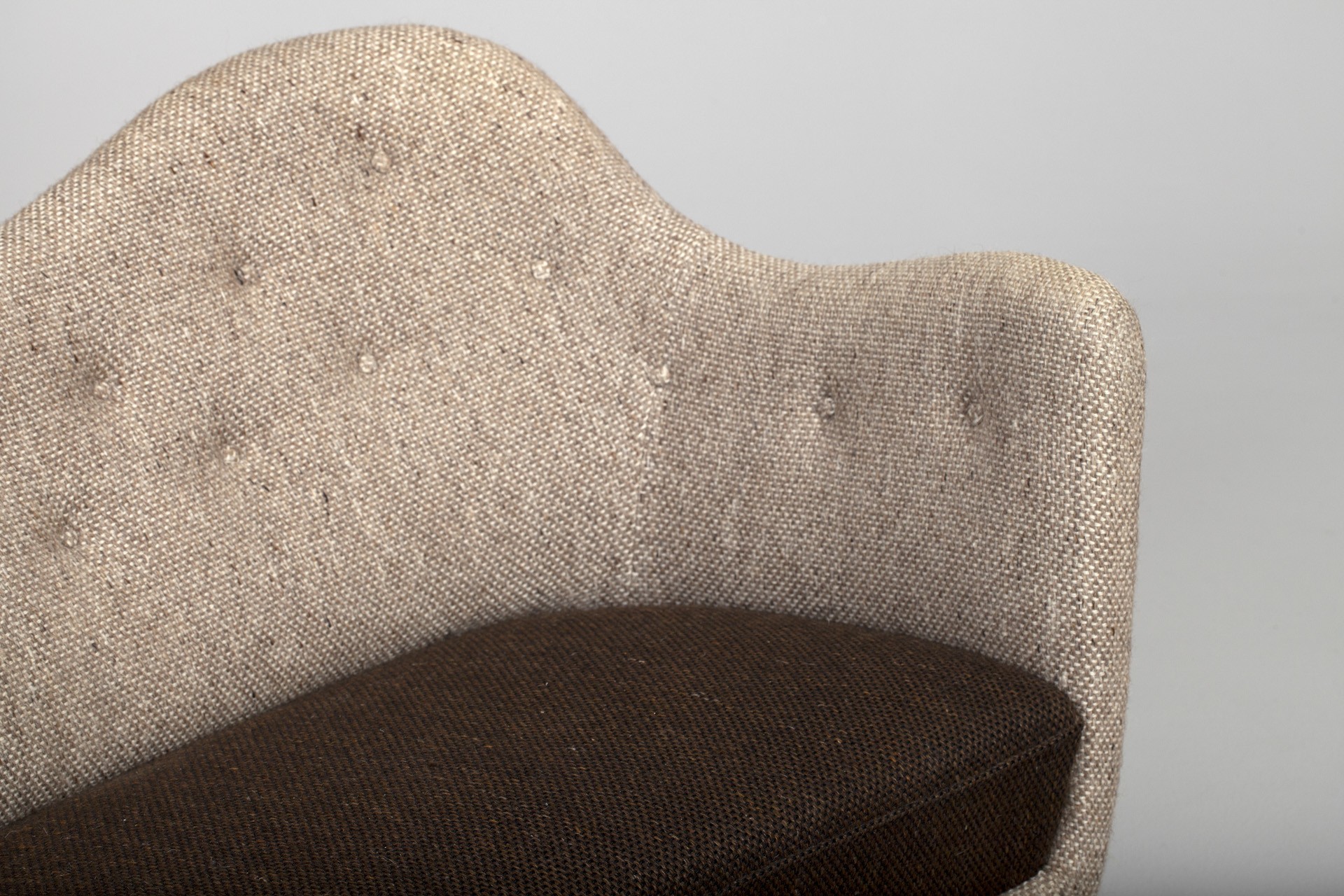 'Poet' Sofa image 4