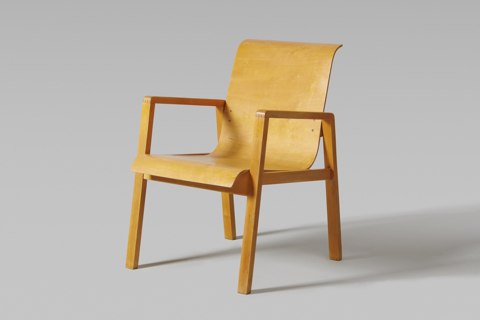 Pair of Armchairs Model no. 51 (part of 10030) image 2