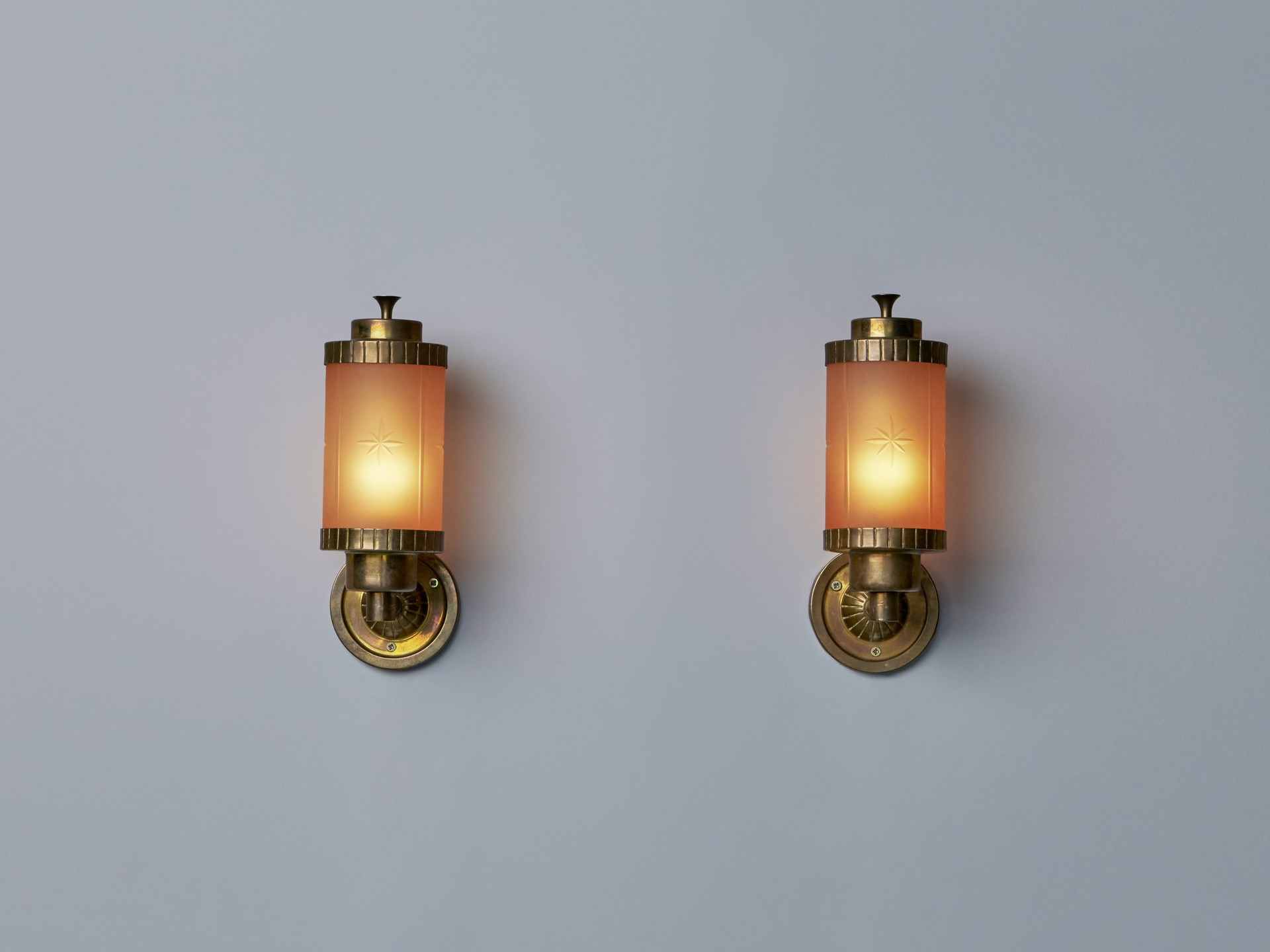 Pair of Wall Lamps image 4