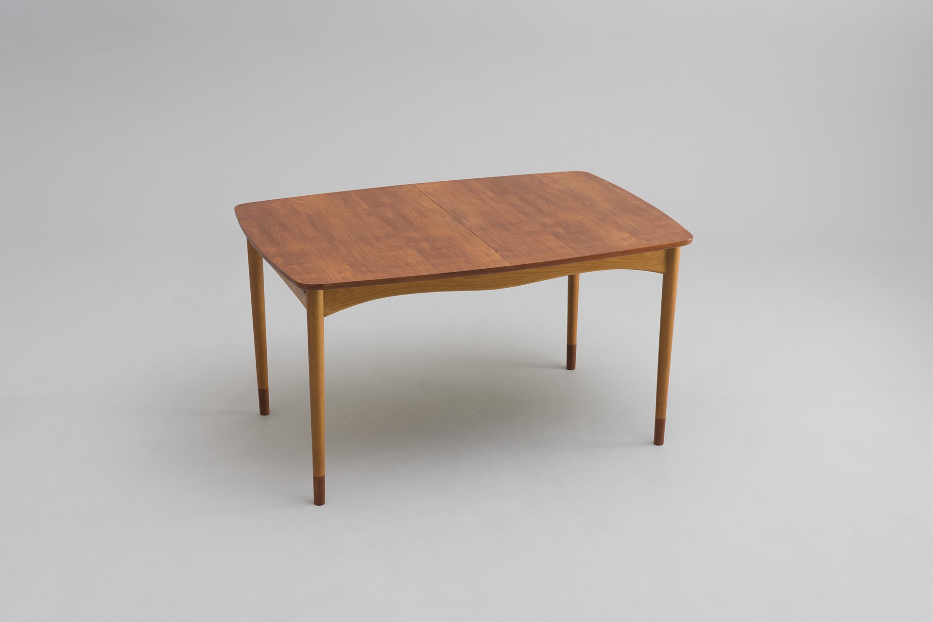 Dining Table image 2
