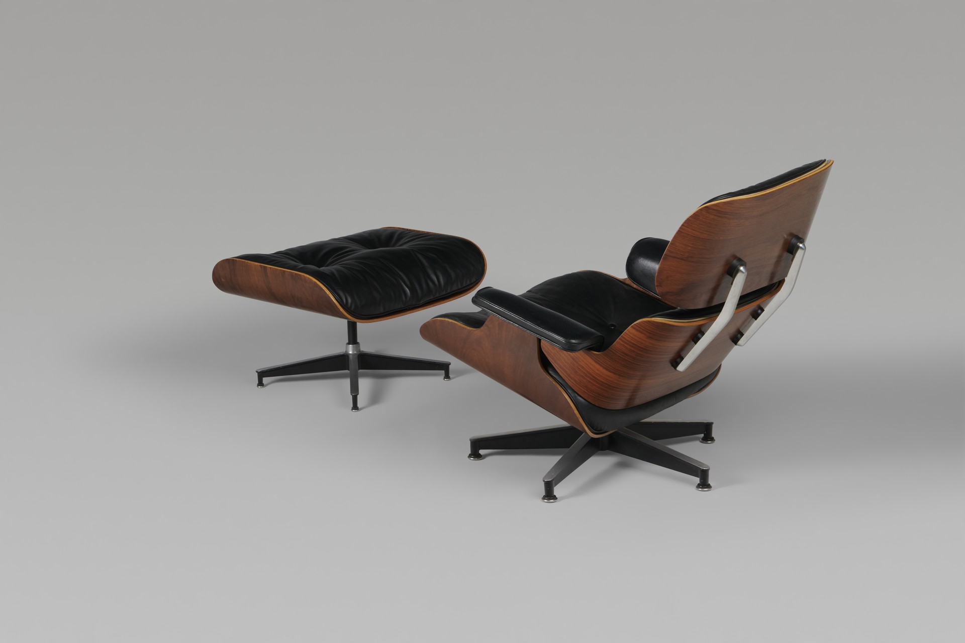 Lounge chair and Ottoman image 4