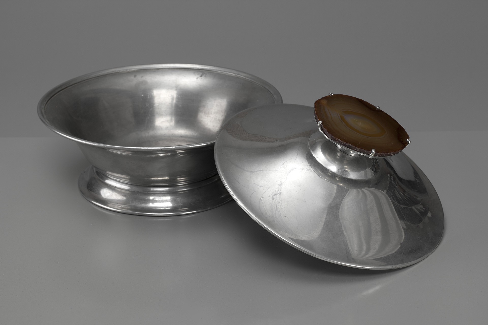 Bowl and Lid image 3