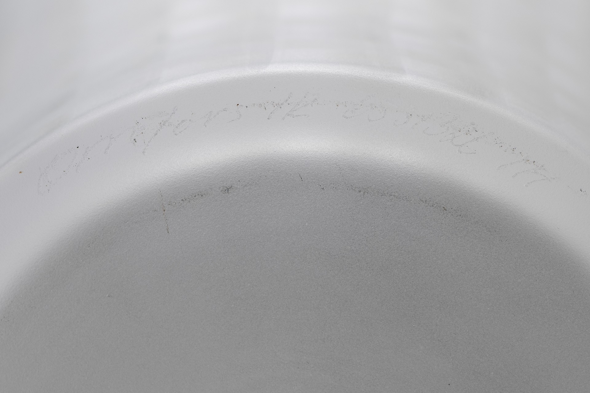 Two Vases image 7