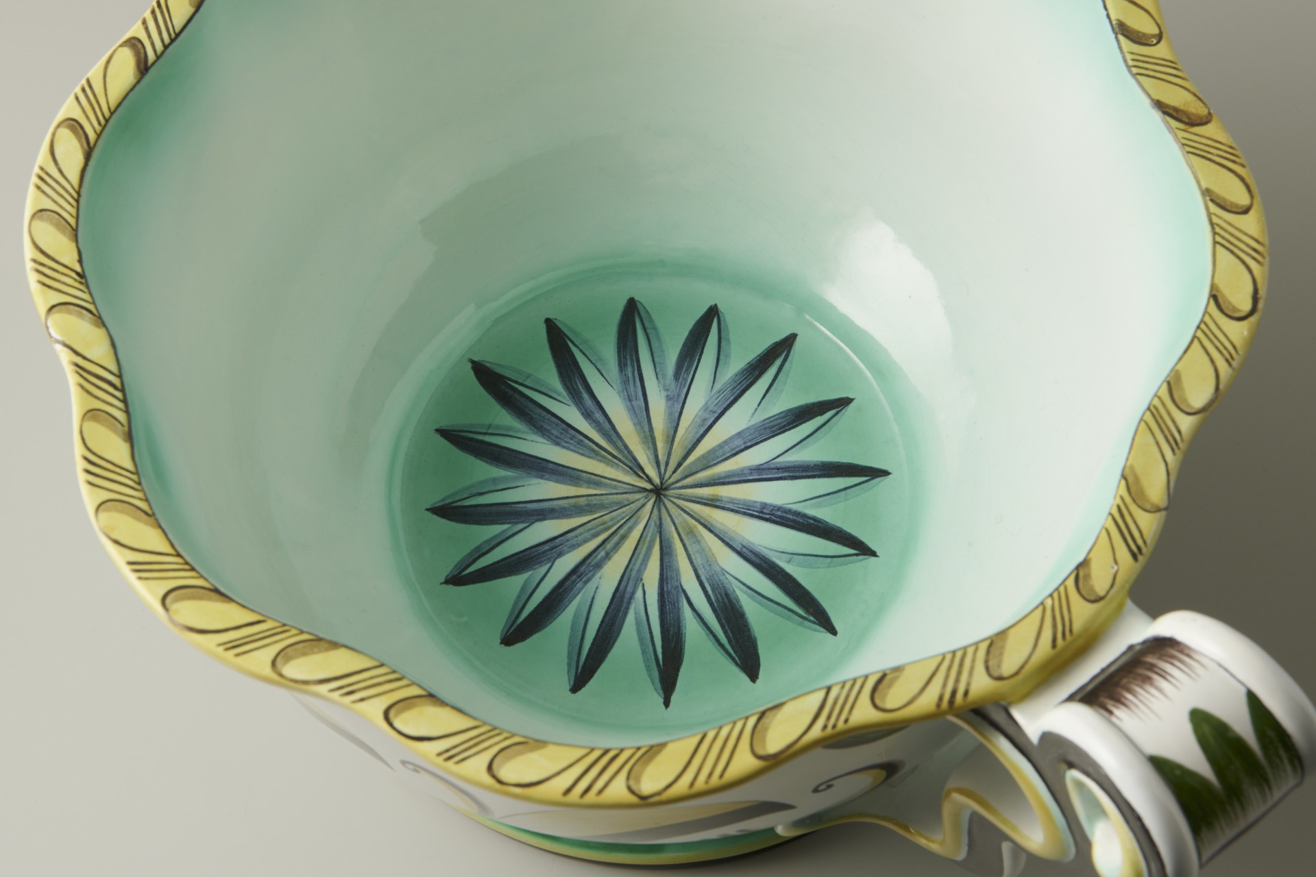 Large Tureen image 8