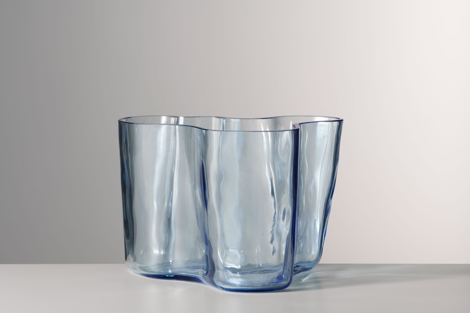 'Savoy' Vase image 2