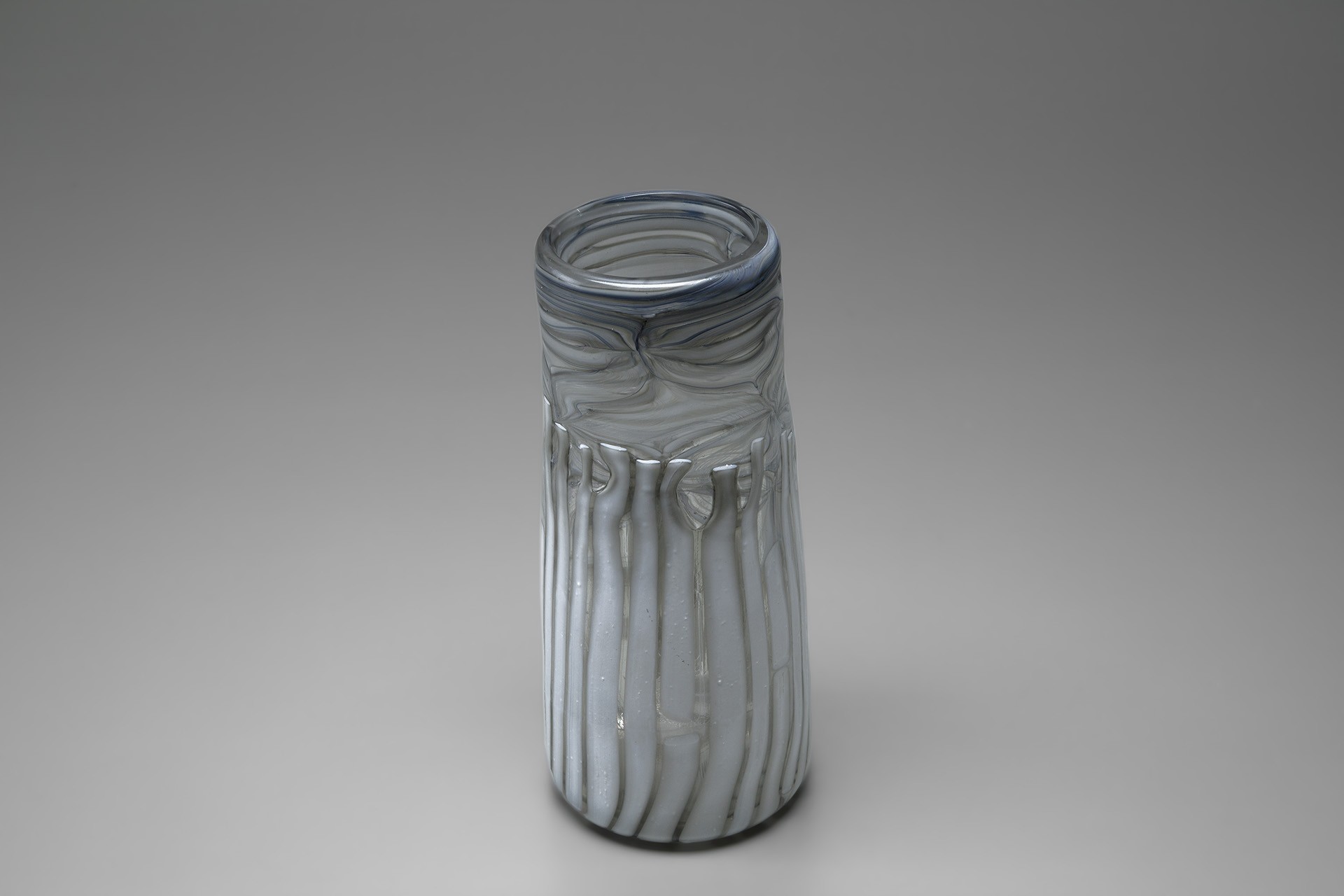 Vase image 3
