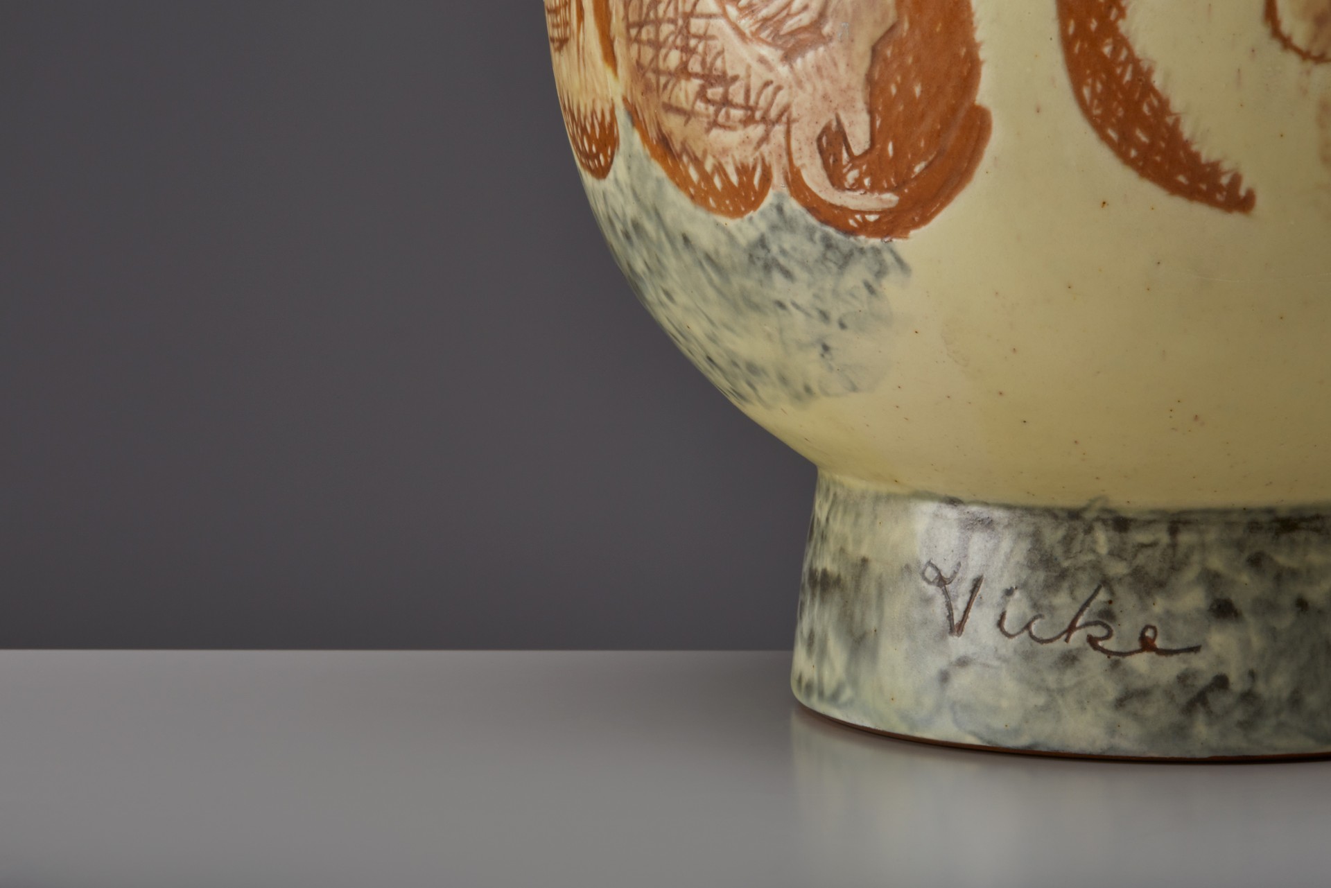 Monkey Vase image 4