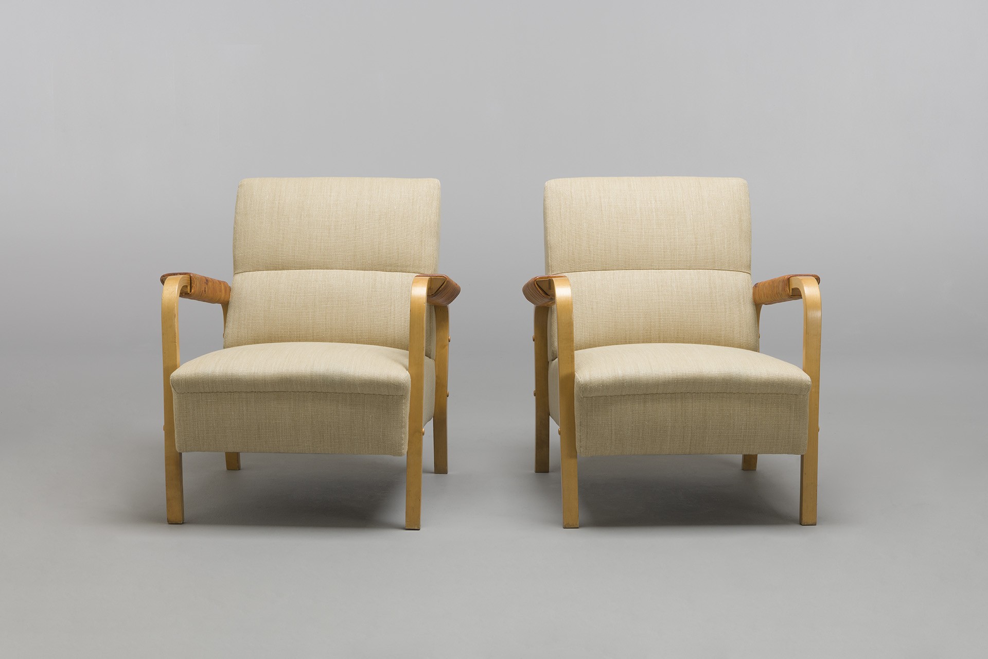 Pair of Armchairs Model no. 48 image 4
