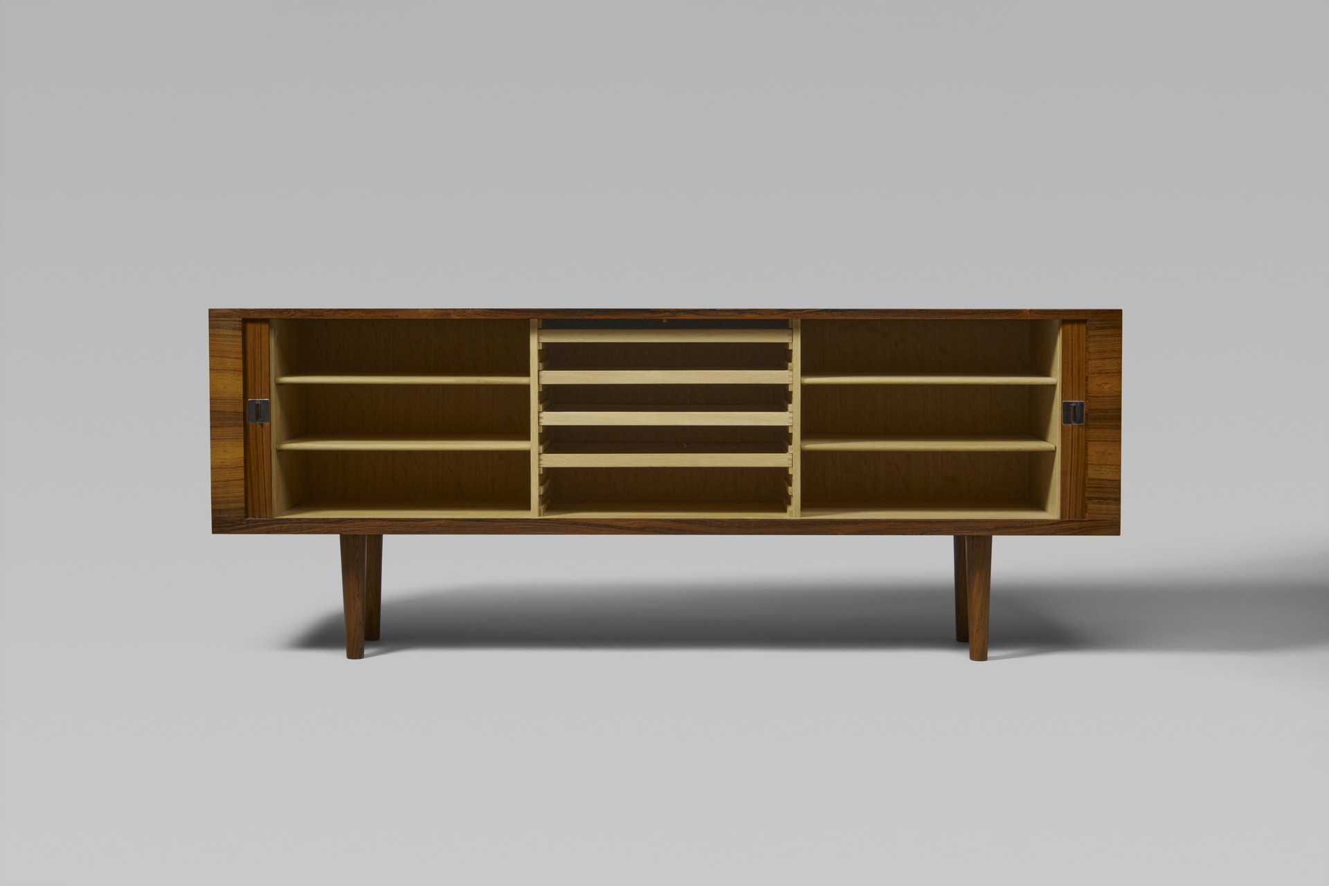 "President" Sideboard image 4