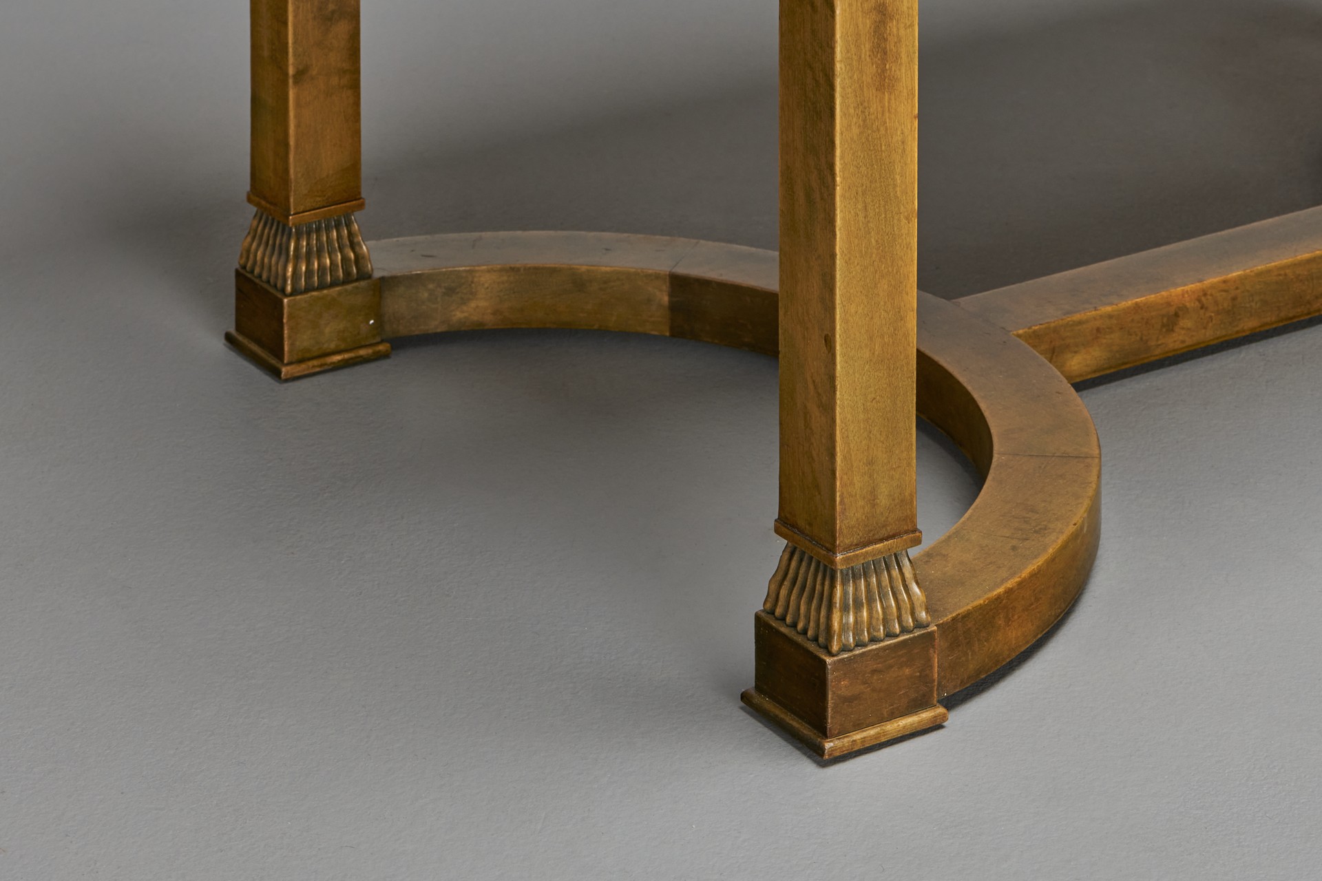 'Caesar' Table image 3
