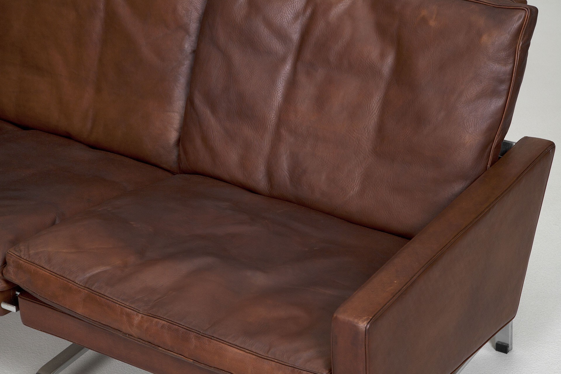 PK 31/3 Sofa and PK 31/1 Chairs image 7