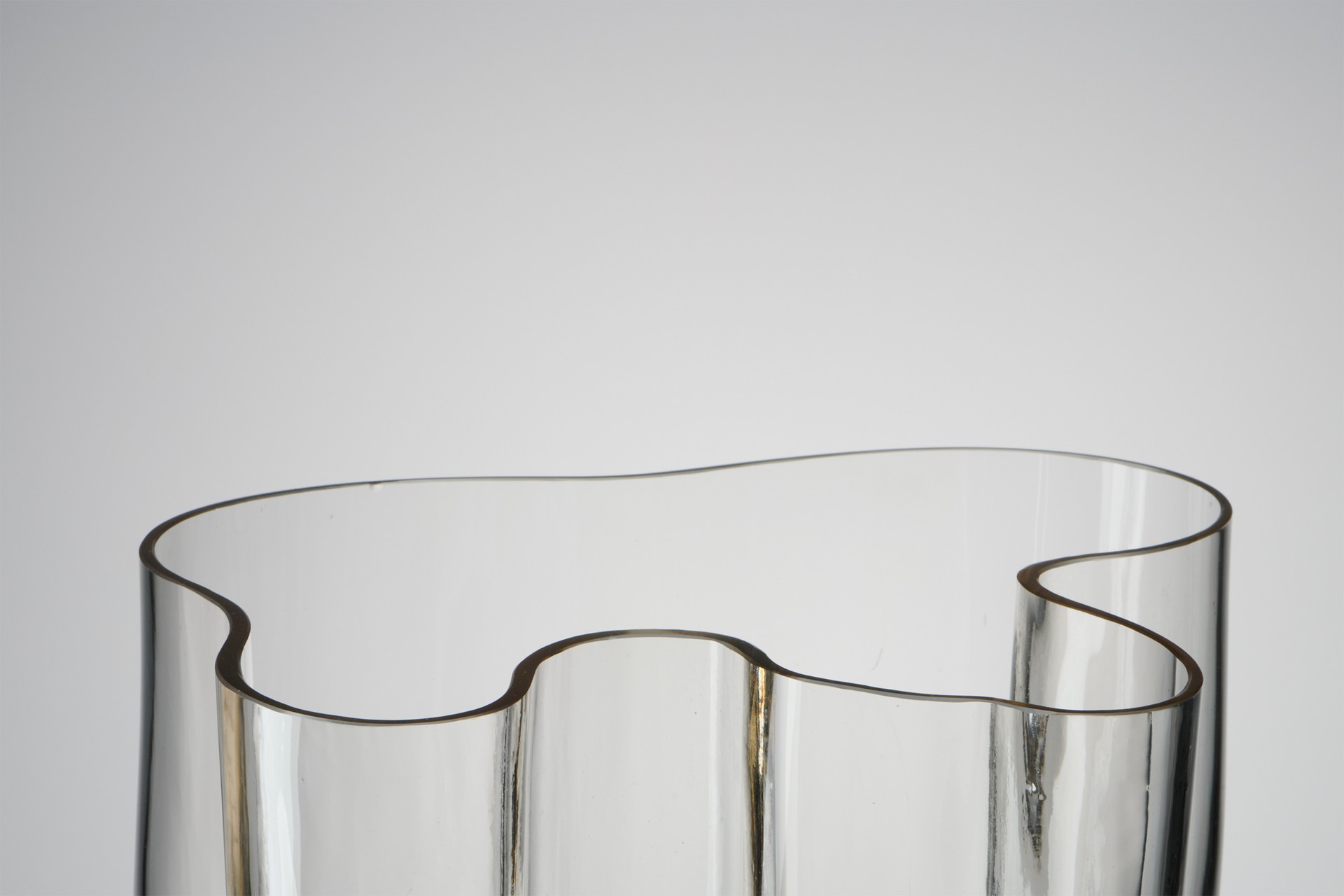 Vase Model no. 3031 image 3