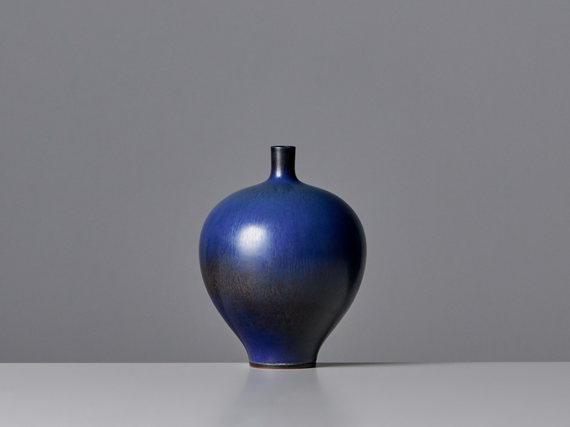 Set of Three Vases image 5