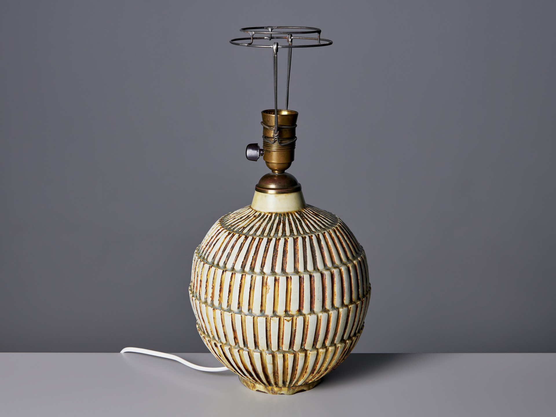 Table Lamp image 3