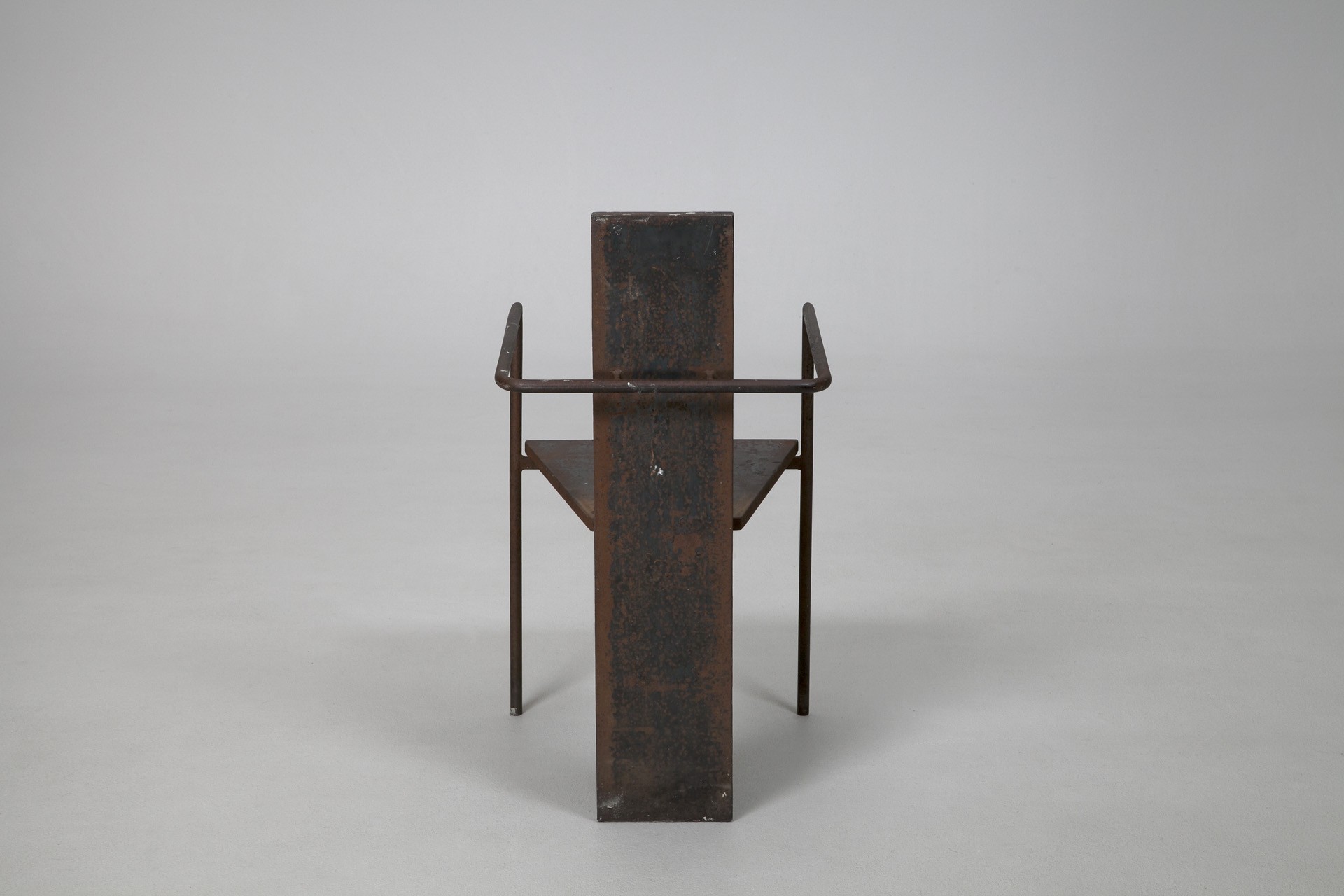 'Iron Concrete' Chair image 4