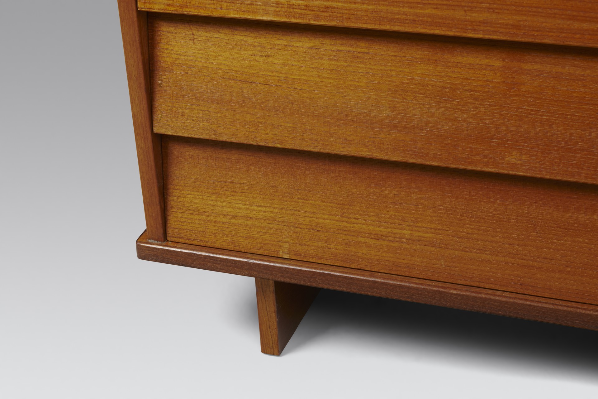 Pair of Chest of Drawers image 5