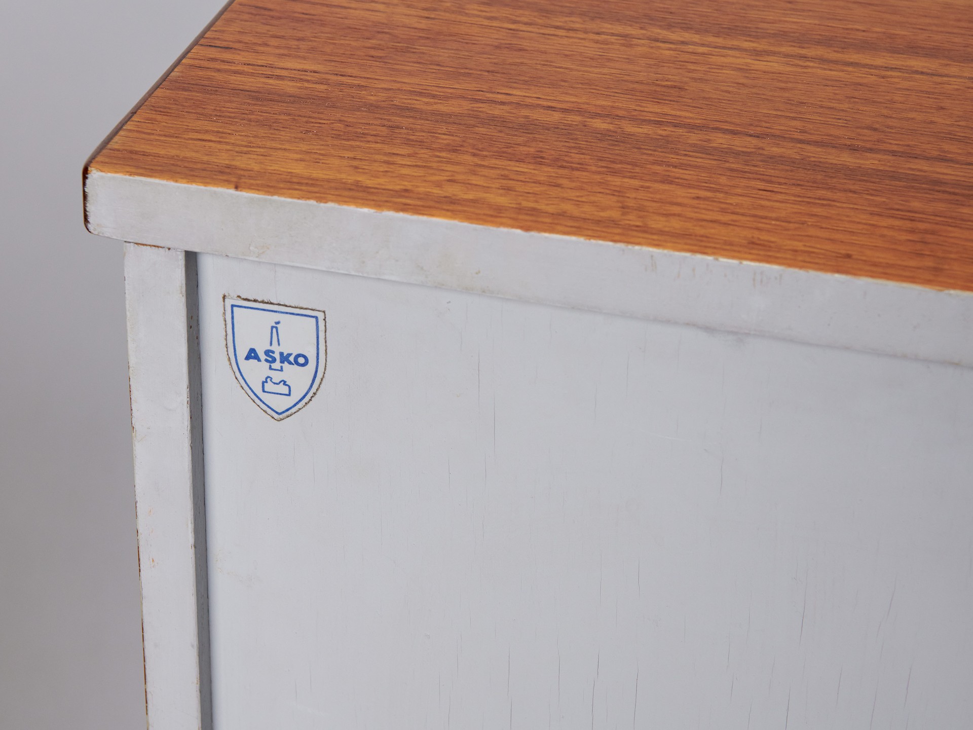 Pair of Bedside Tables image 7