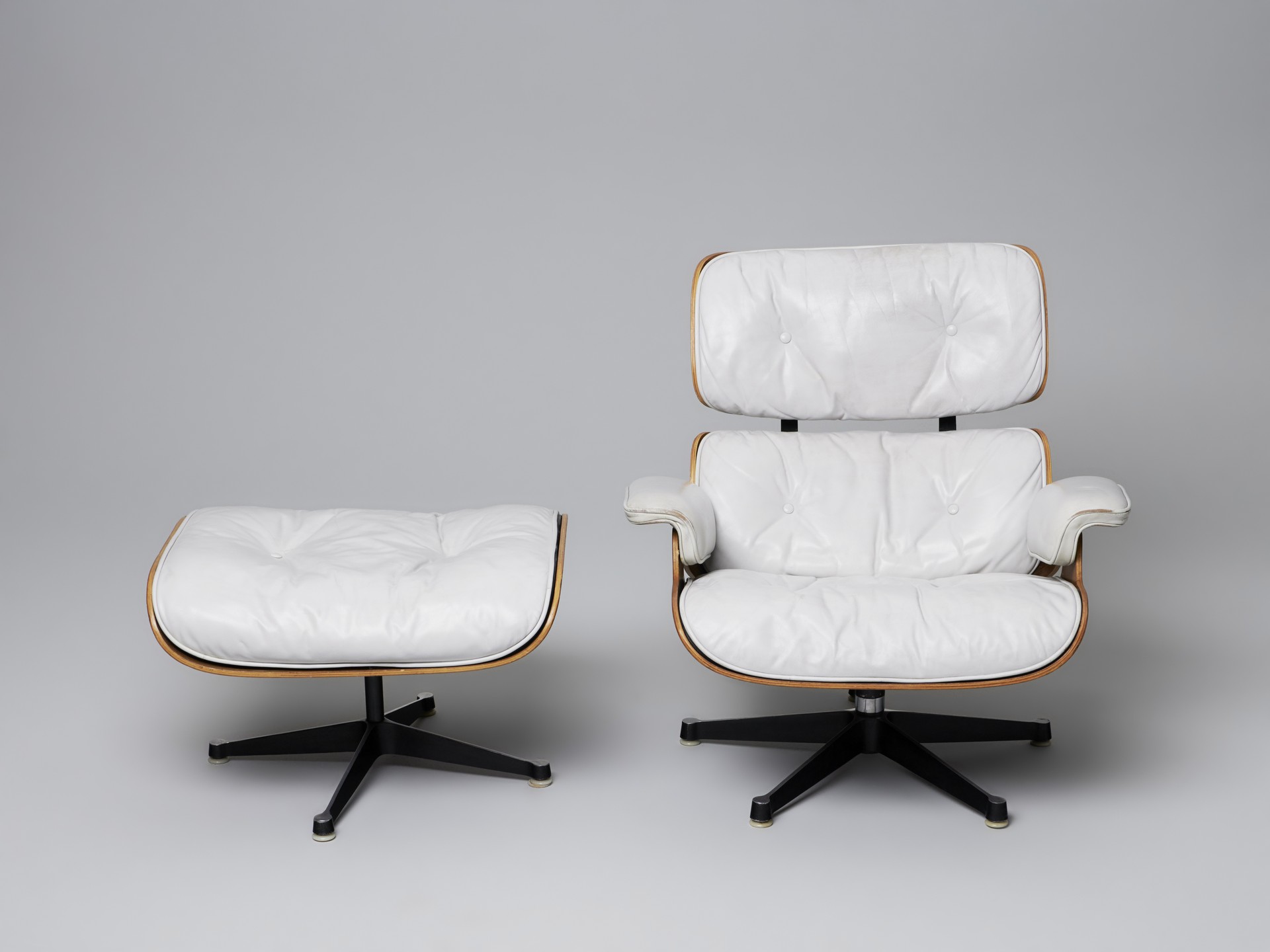 Lounge Chair and Ottoman image 2