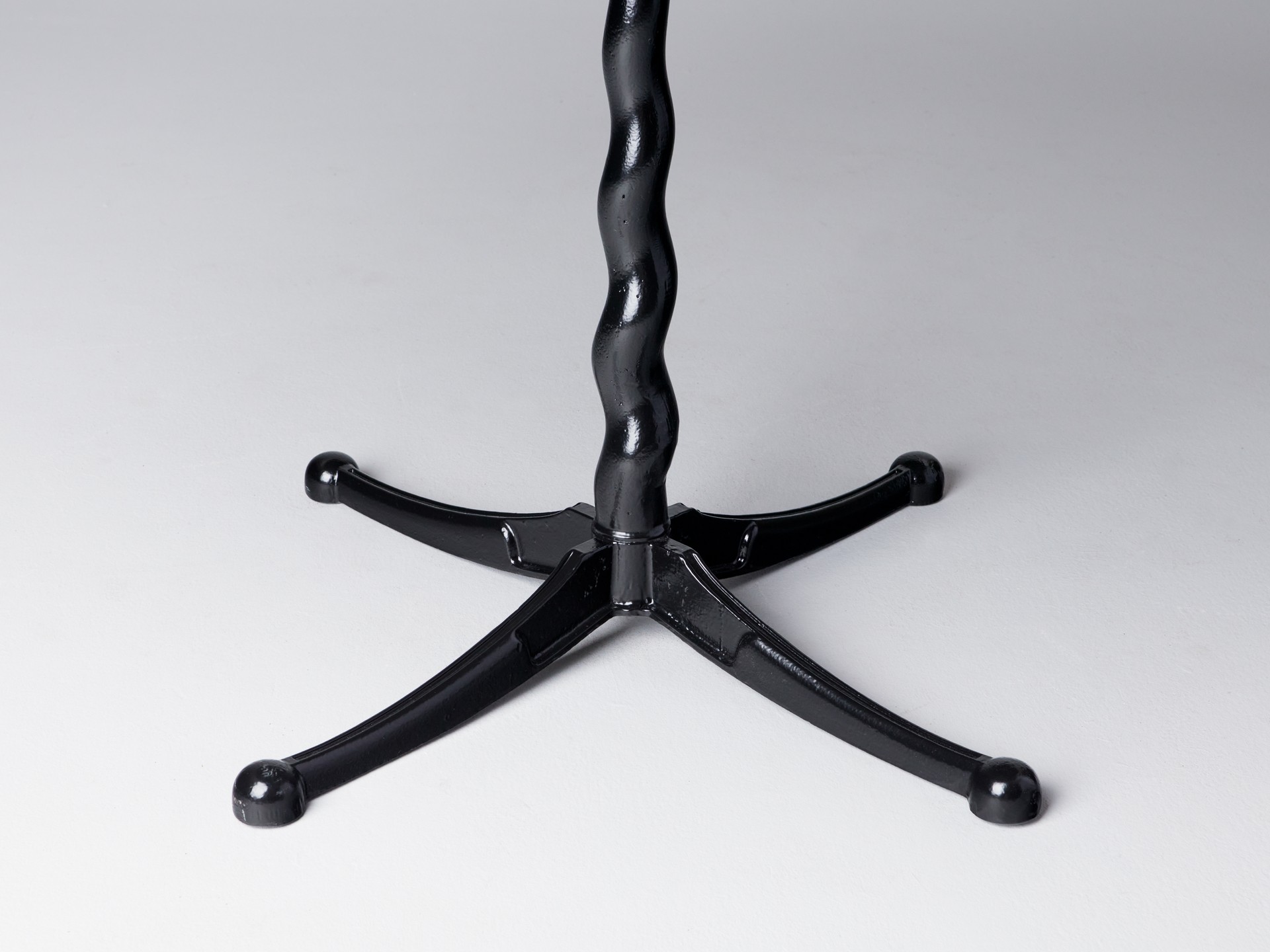 Center / Dining Table image 6
